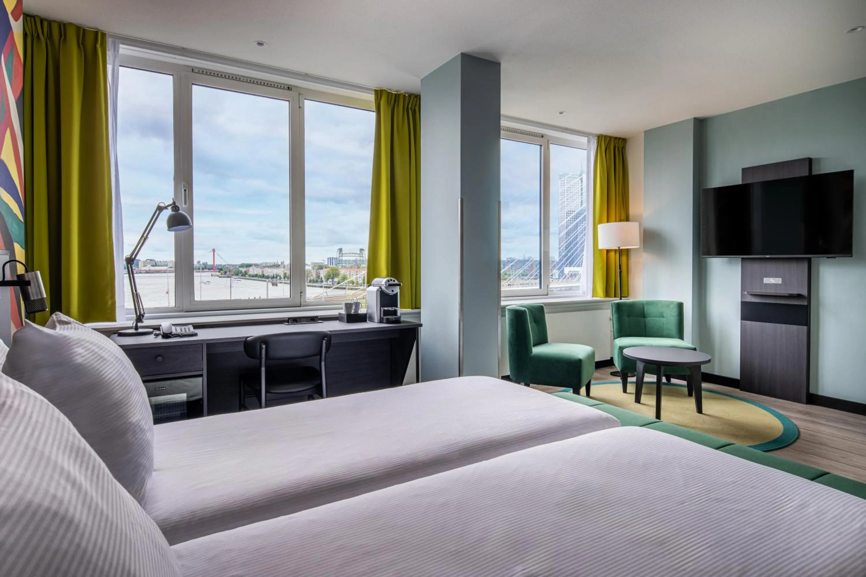 Seating area, Bed in Thon Hotel Rotterdam City Centre