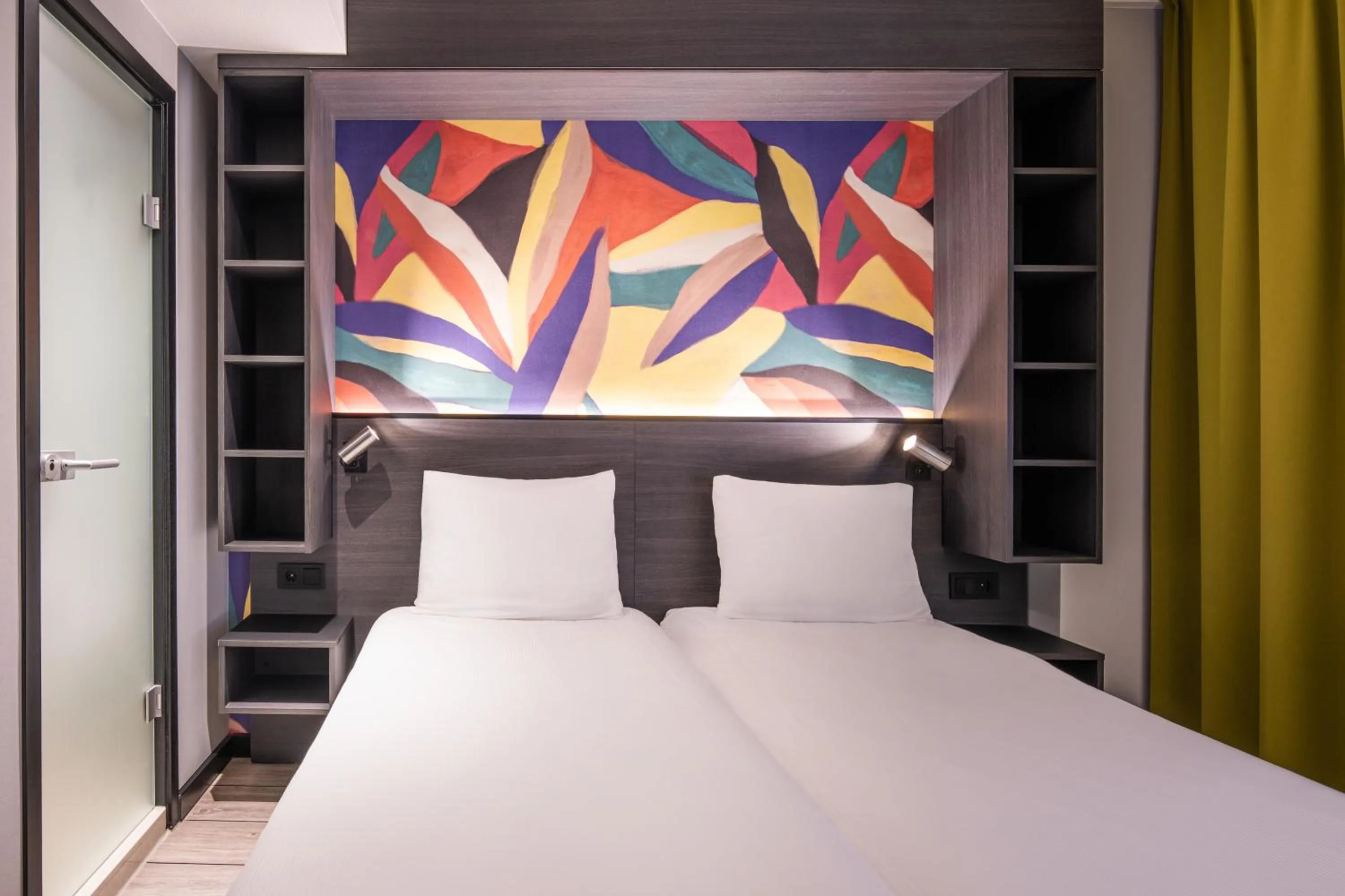 Bedroom, Bed in Thon Hotel Rotterdam City Centre