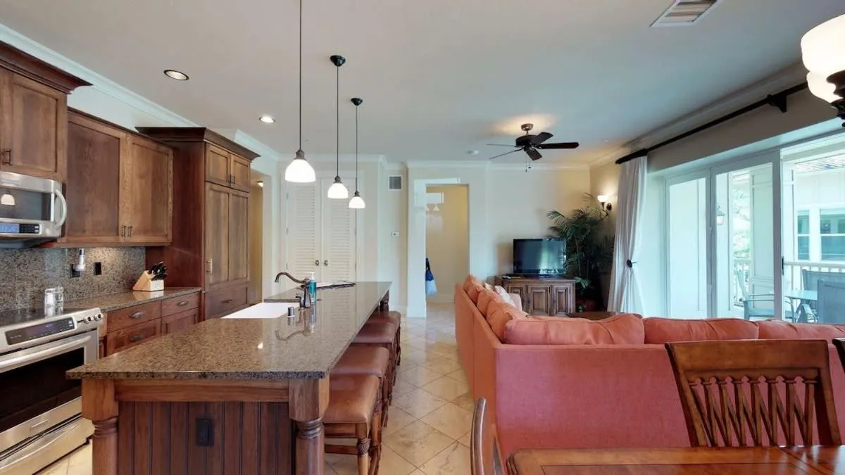 Fabulous Villa Sleeps 6 Short Walk To Poipu Brennecke and Shipwreck Beach