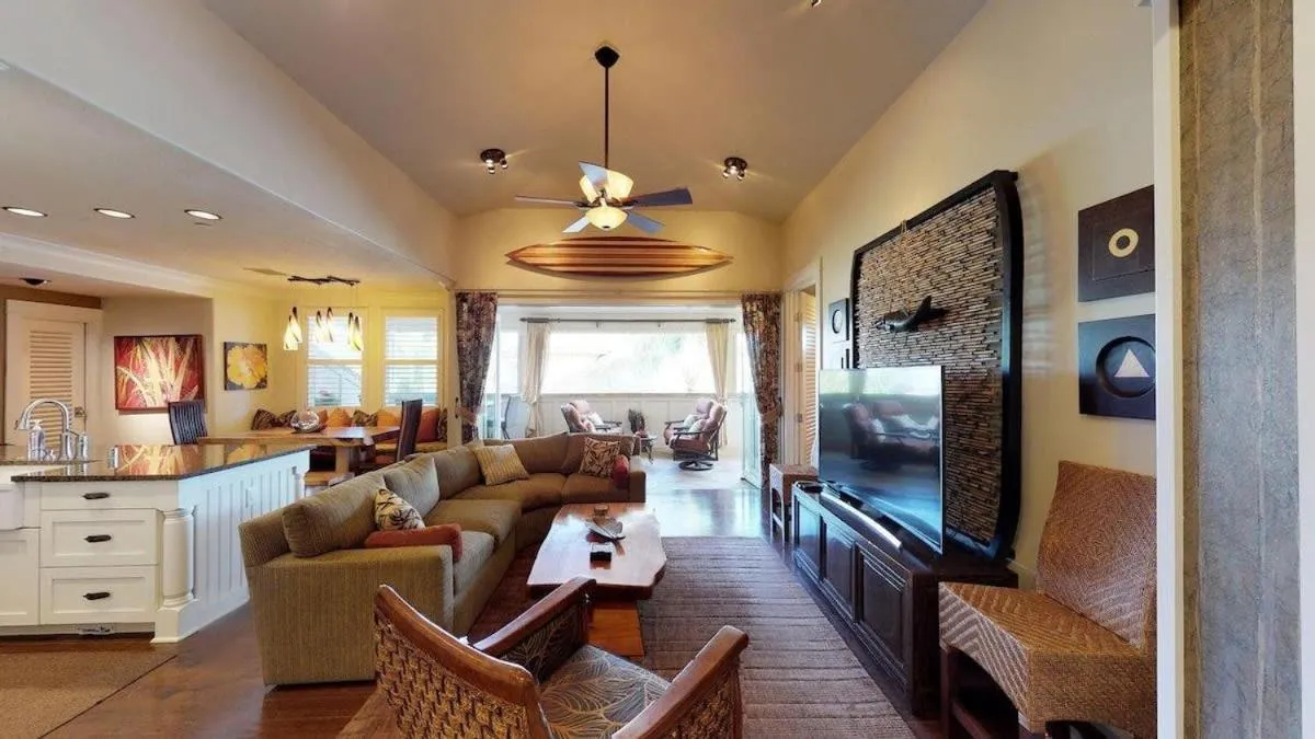 C300 Custom 4 bedroom Ocean View Penthouse