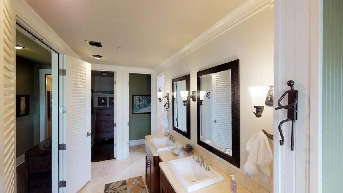 C300 Custom 4 bedroom Ocean View Penthouse