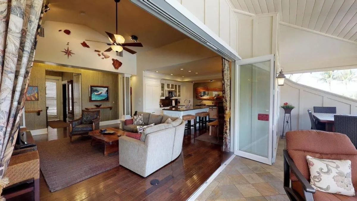 C300 Custom 4 bedroom Ocean View Penthouse