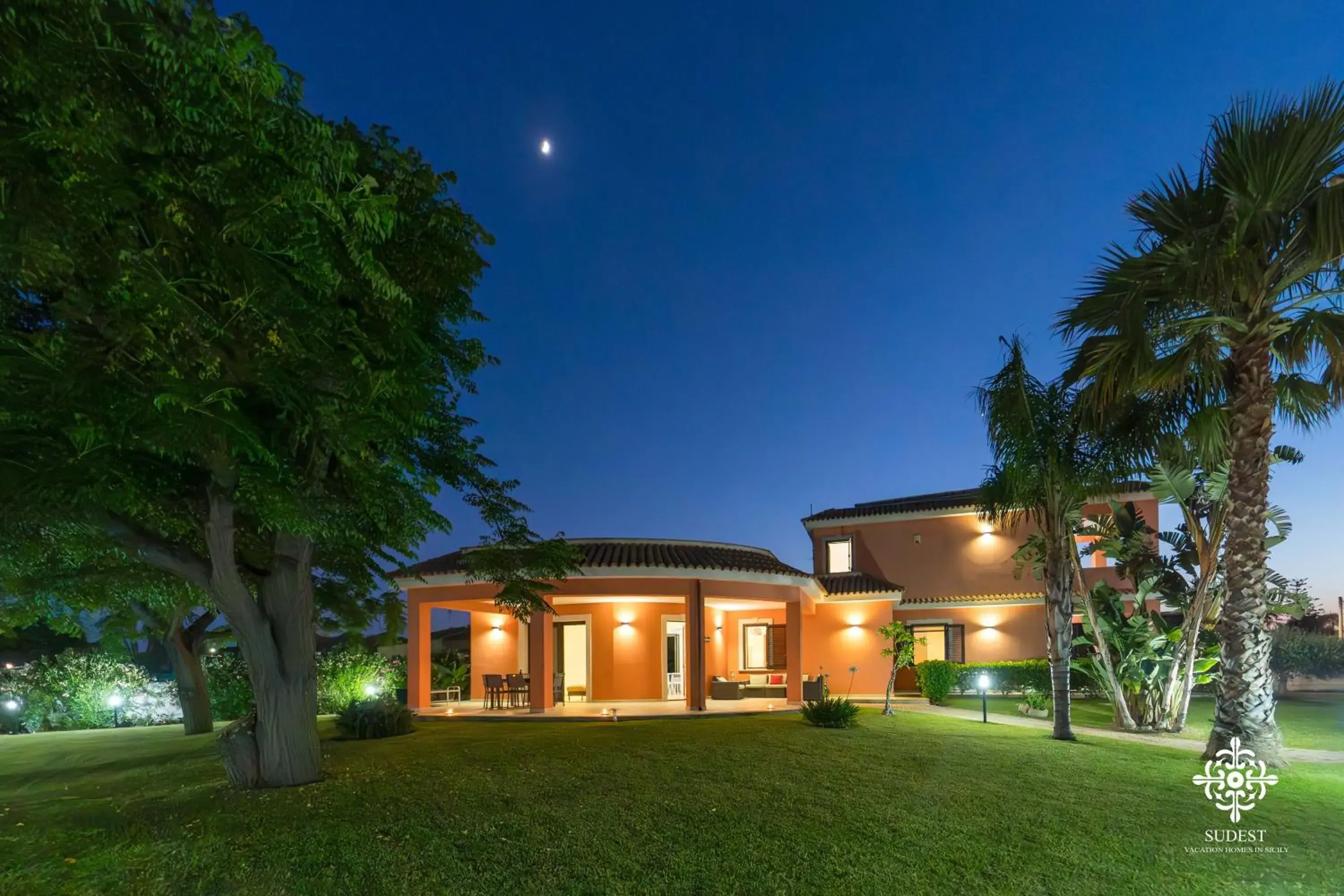 Villa Seaside - Beach Retreat with jacuzzi Villa Seaside - Beach Retreat with jacuzzi