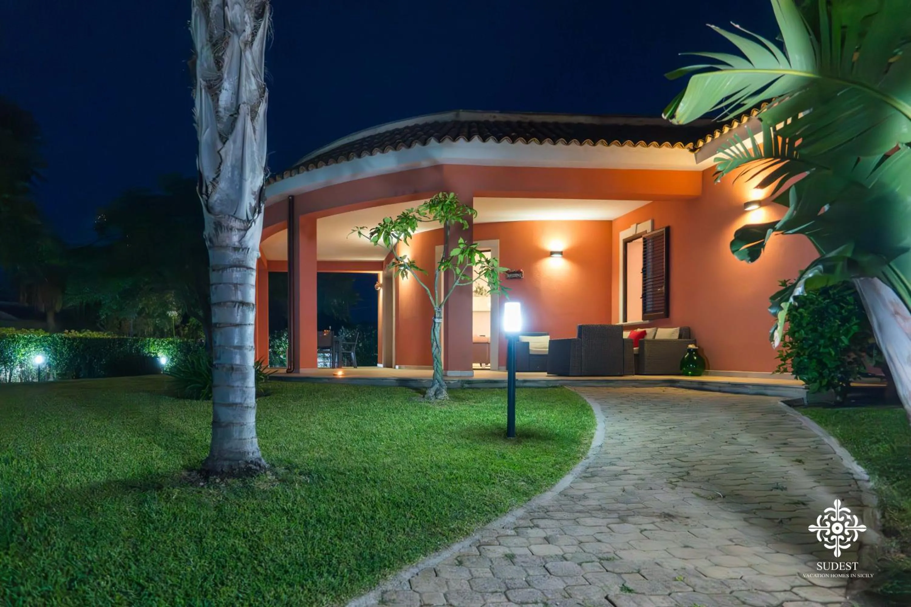 Villa Seaside - Beach Retreat with jacuzzi