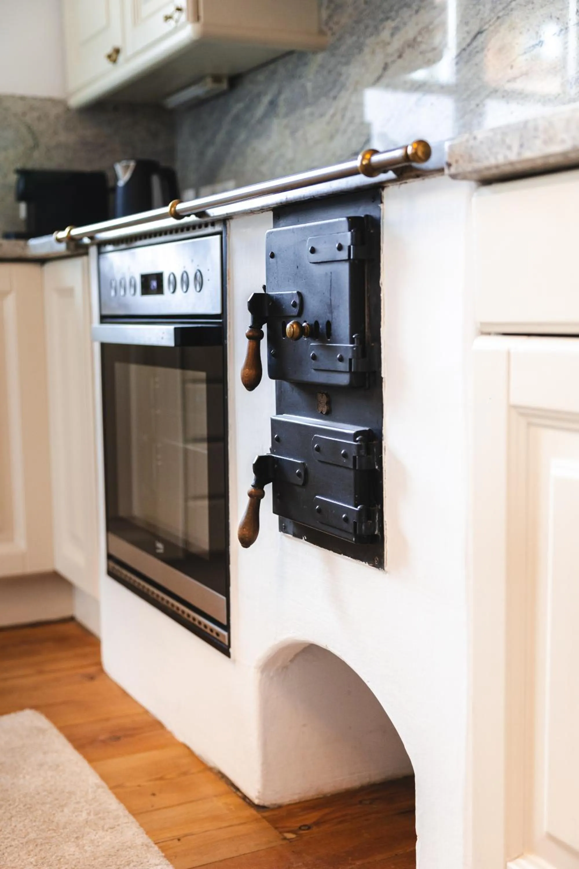 oven in Hubertus Boutiquehotel Filzmoos