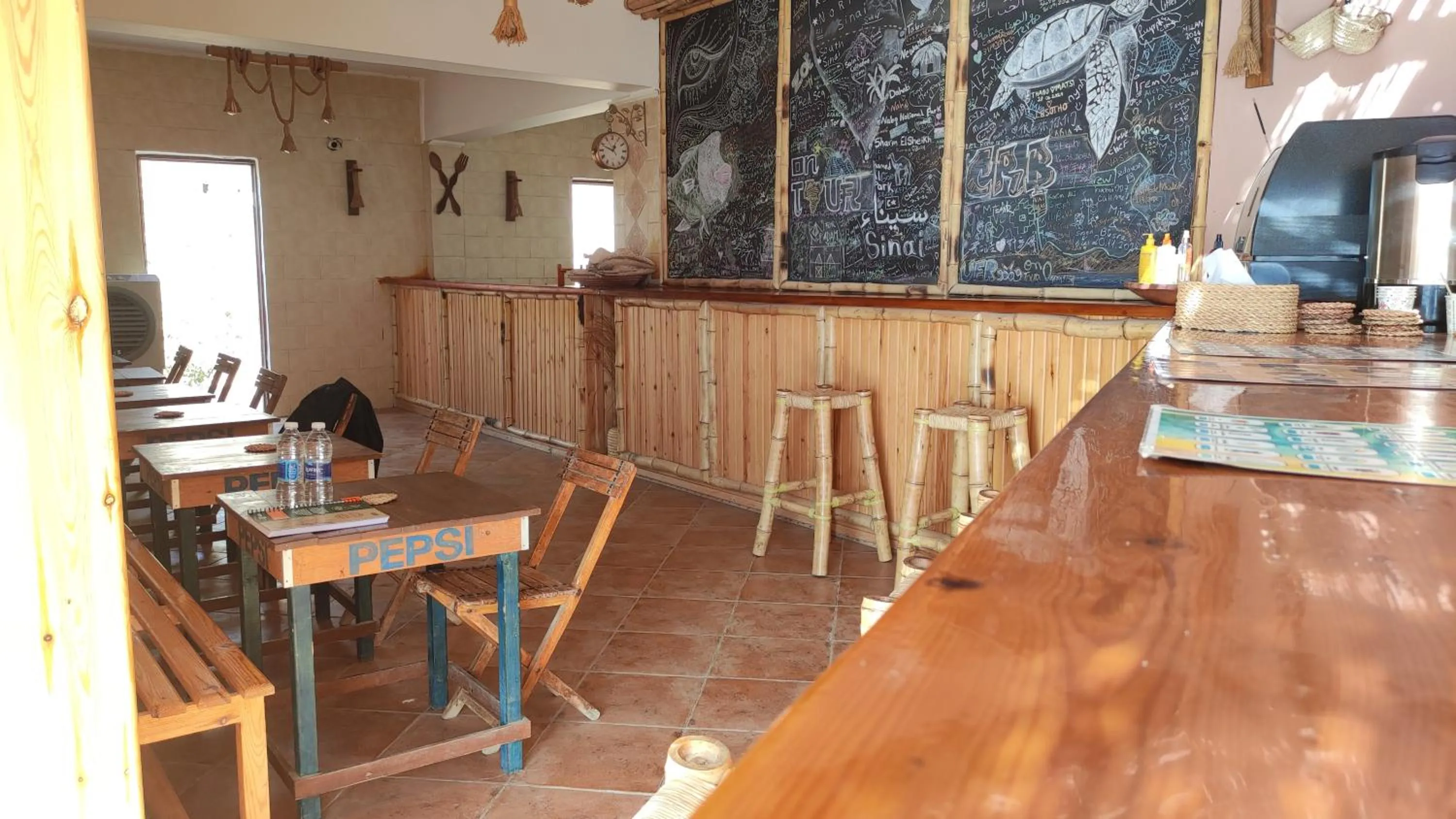 Restaurant/places to eat in Serenity Lodge