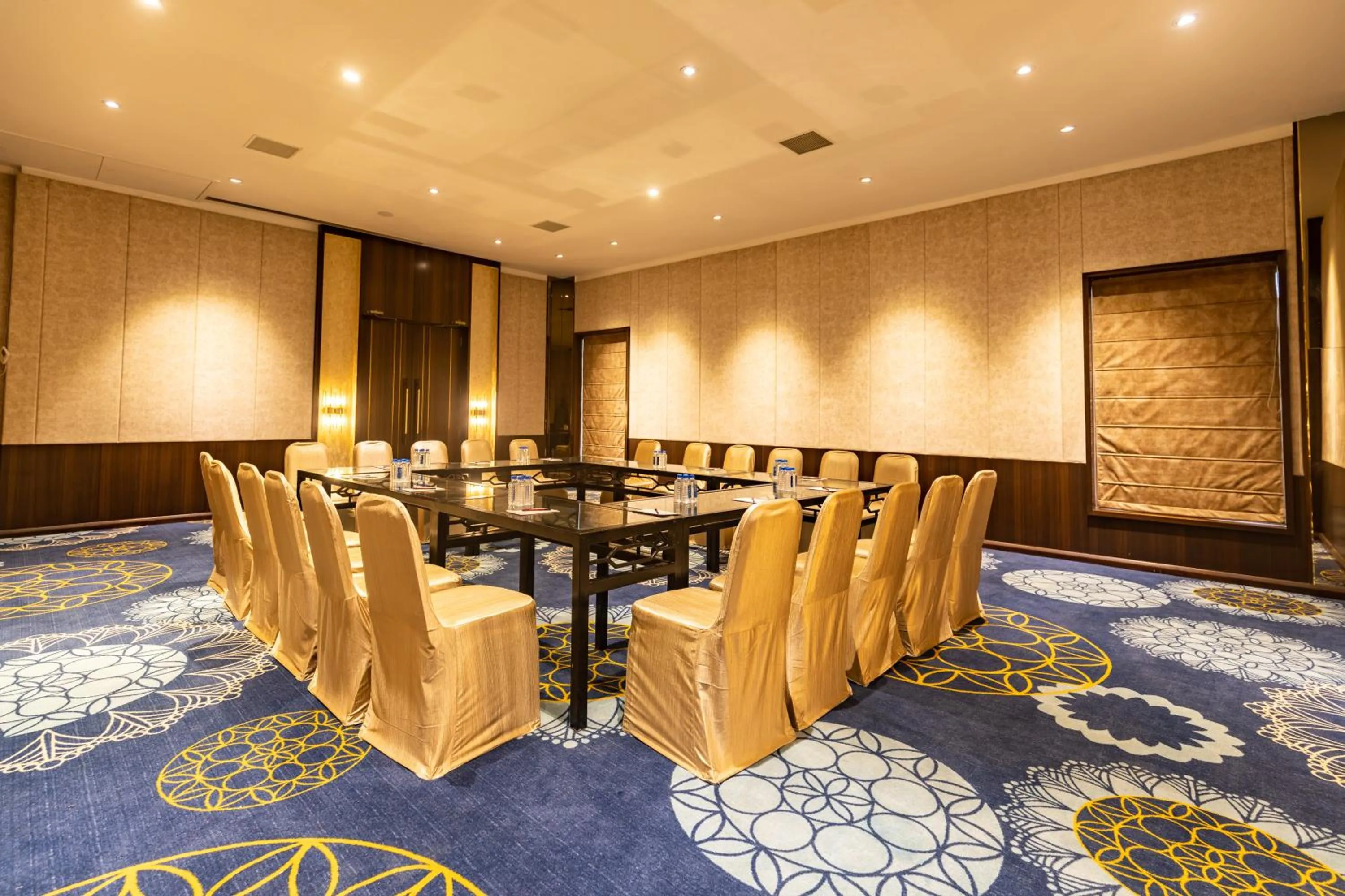 Meeting/conference room in Kwality's Motel Shiraz