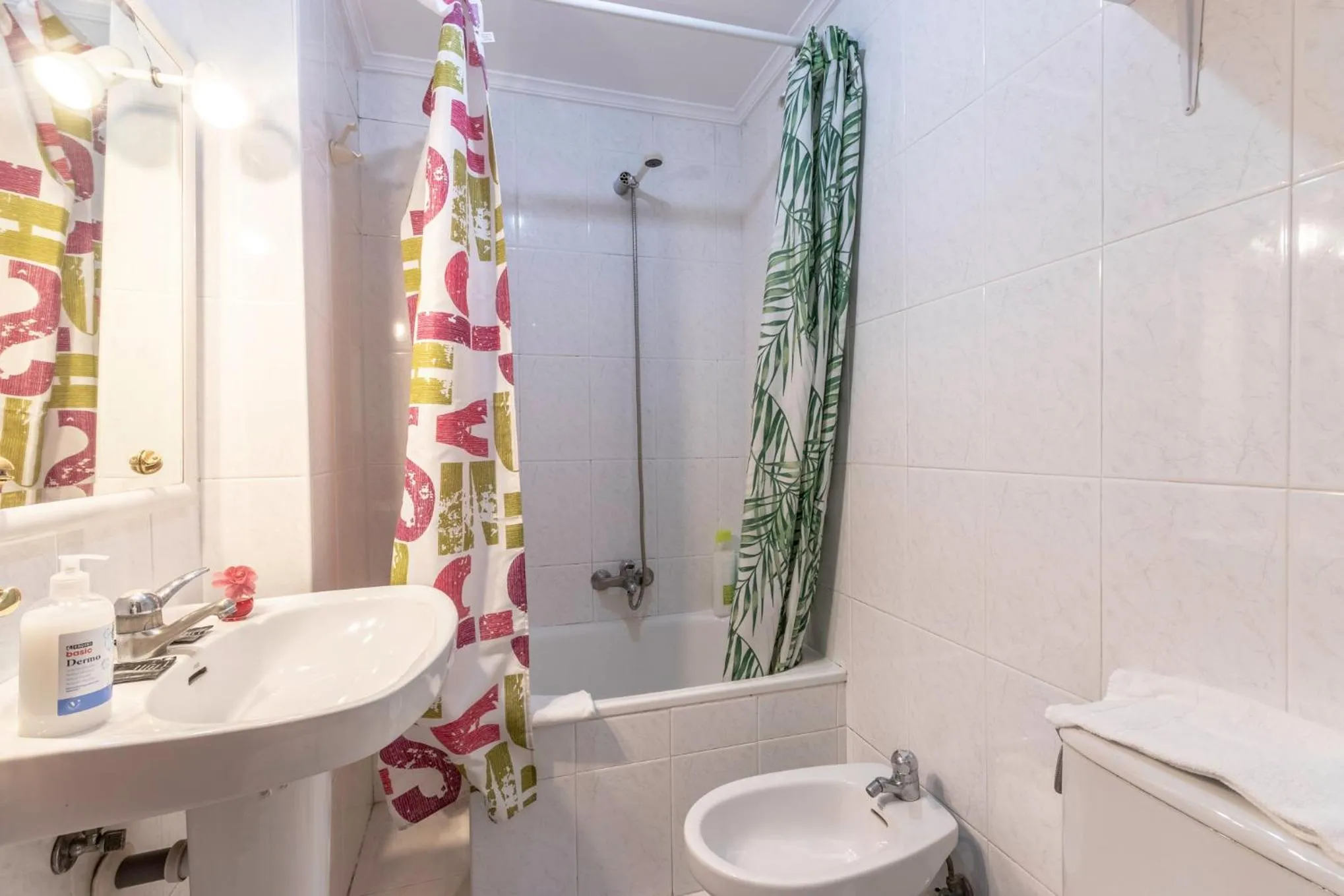 Bathroom in La Arena Apartamentos Zierbena