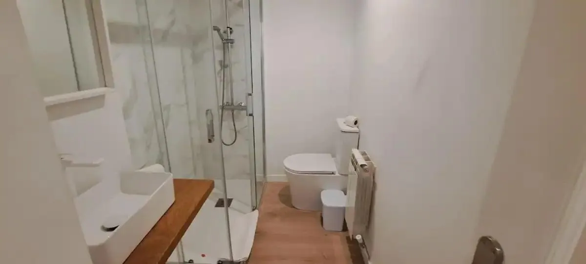 Shower in La Arena Apartamentos Zierbena