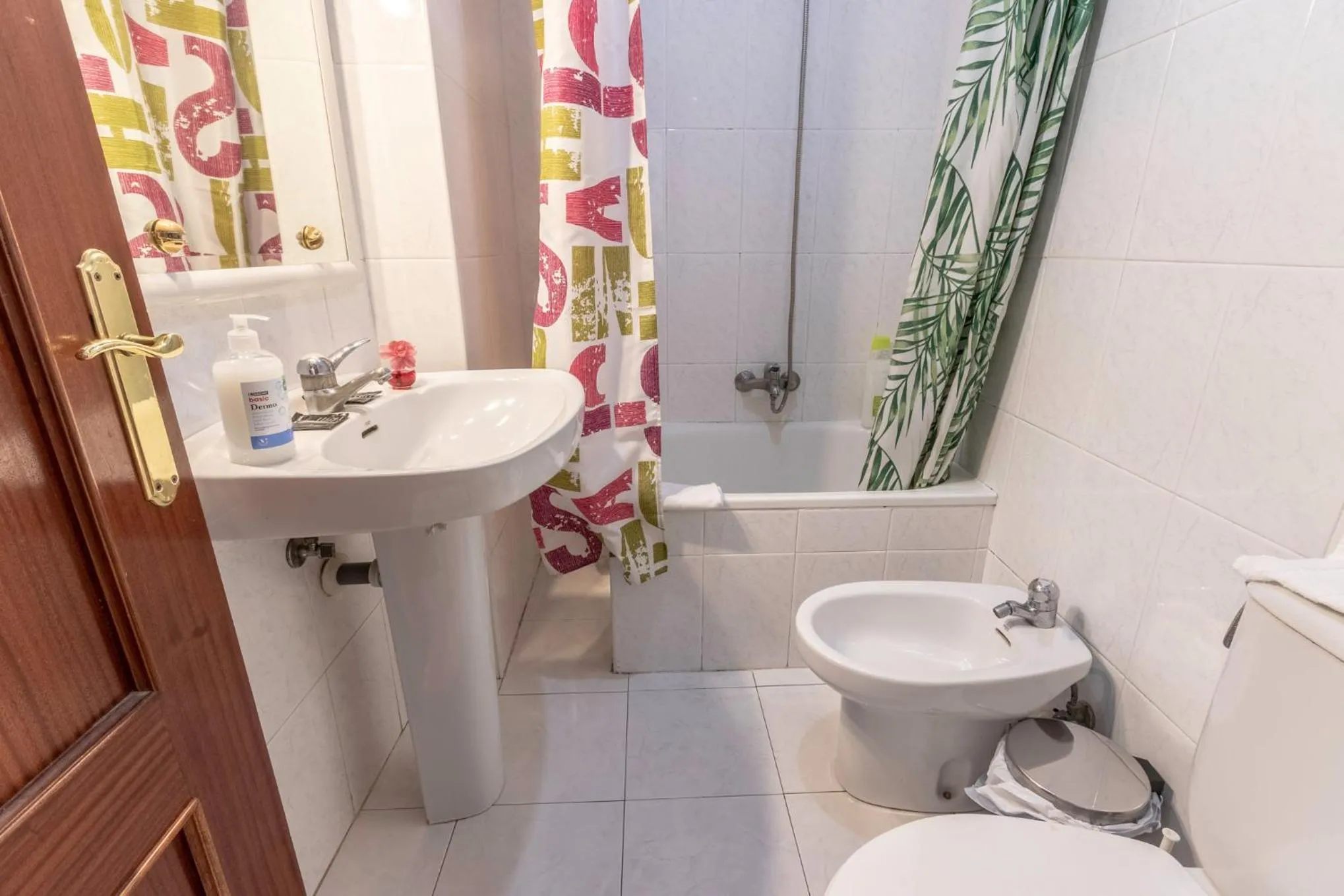 Bathroom in La Arena Apartamentos Zierbena