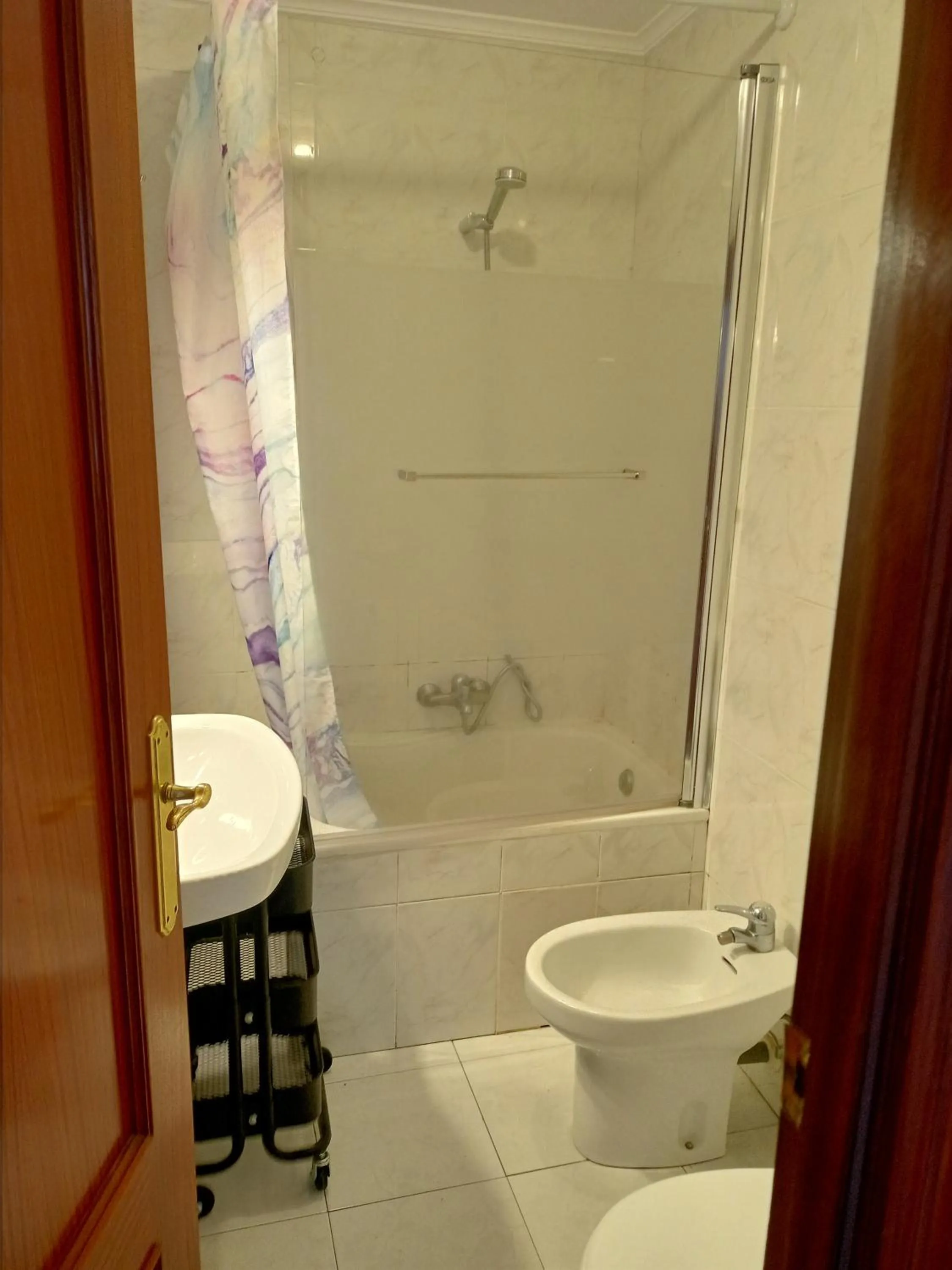 Bathroom in La Arena Apartamentos Zierbena