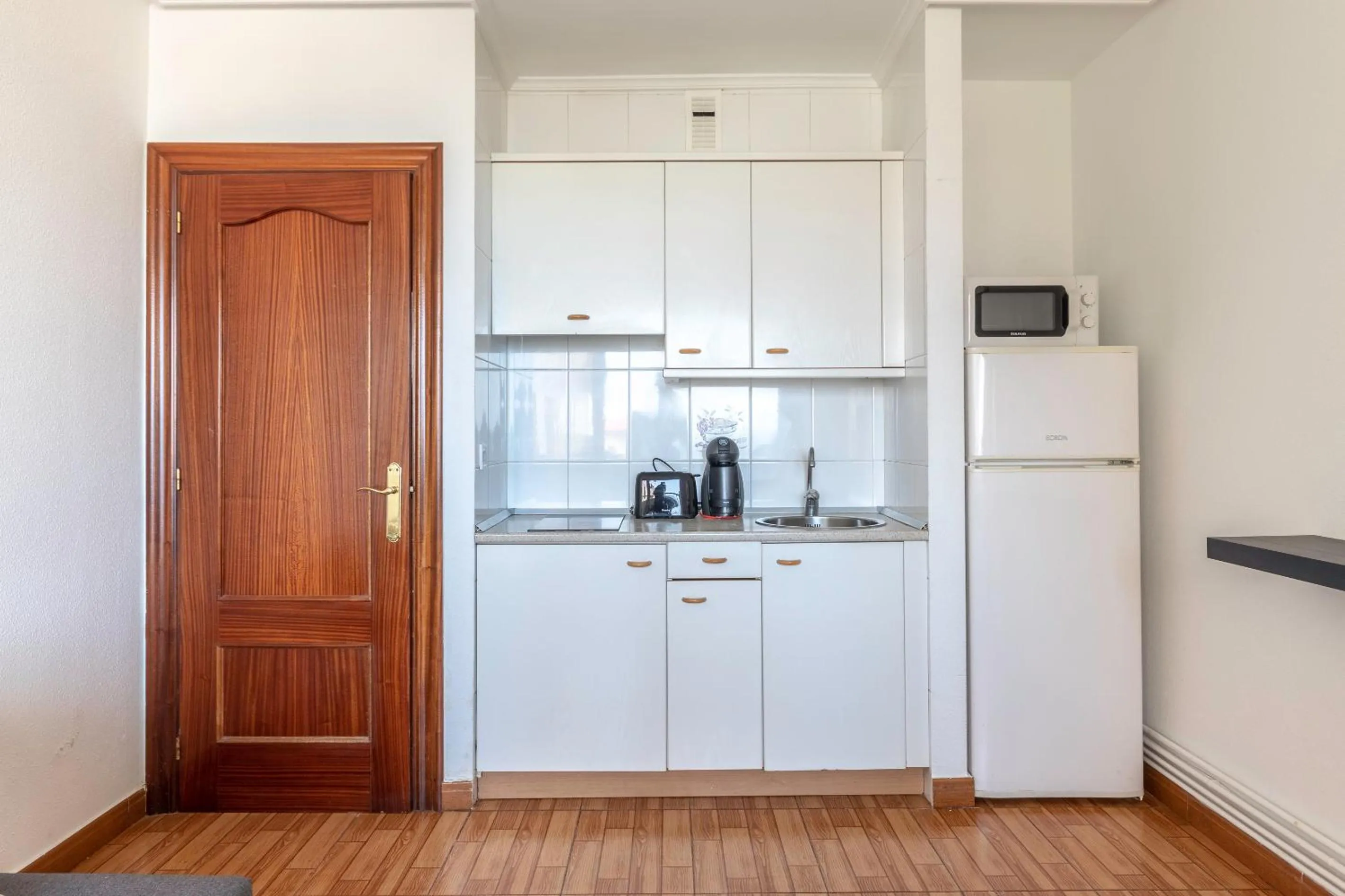 Coffee/tea facilities in La Arena Apartamentos Zierbena