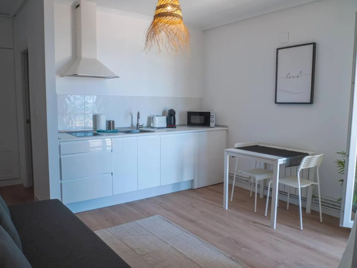 Coffee/tea facilities in La Arena Apartamentos Zierbena