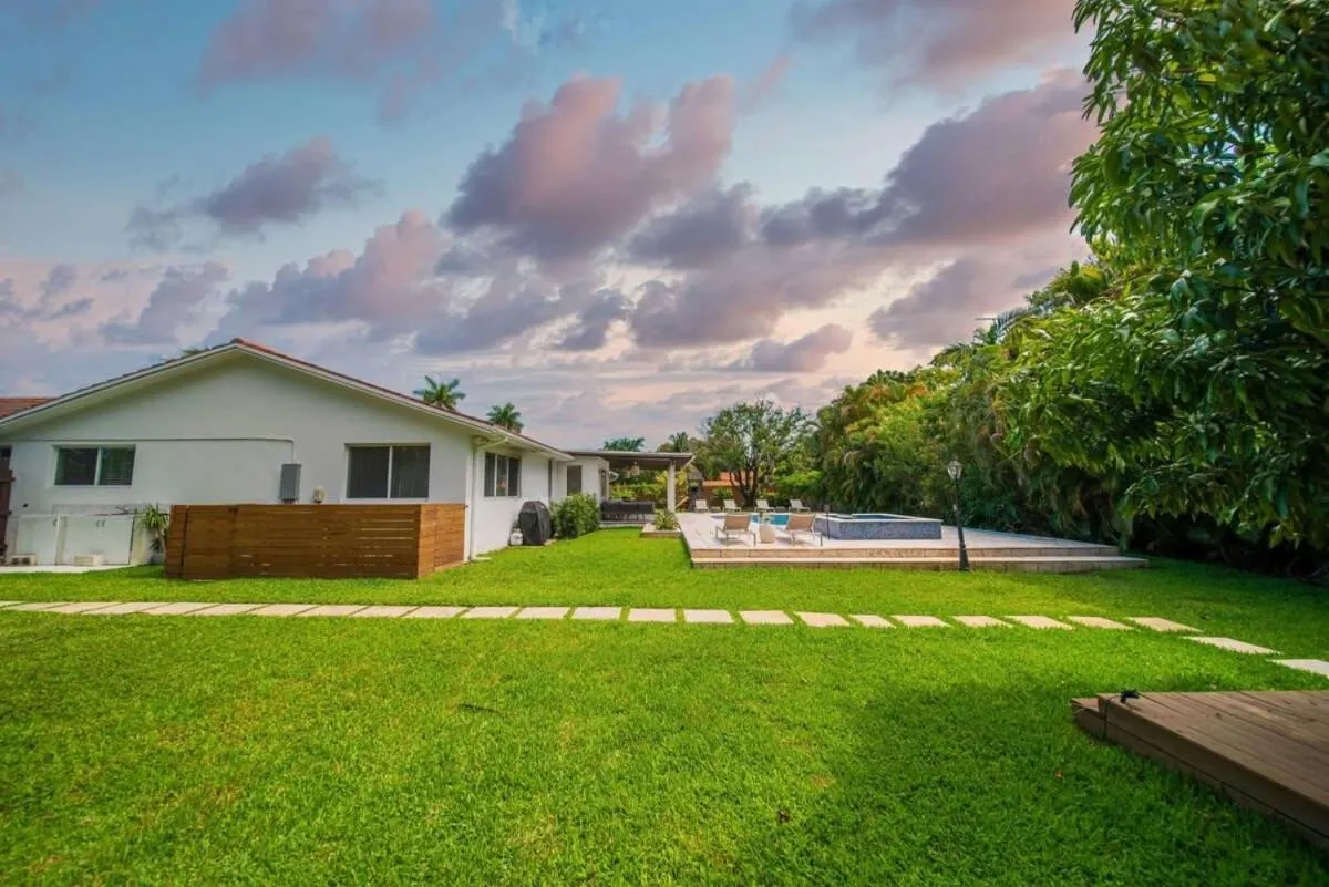 Luxury 7BR Villa Vizcaya Pool Sauna Gym Golf