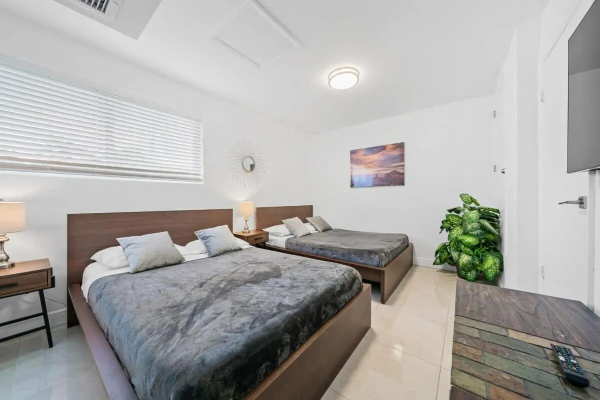 Bed in Luxury 7BR Villa Vizcaya Pool Sauna Gym Golf