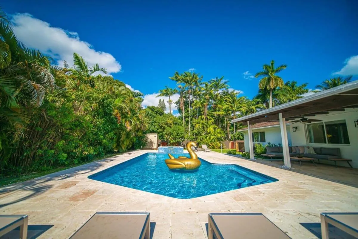 Luxury 7BR Villa Vizcaya Pool Sauna Gym Golf