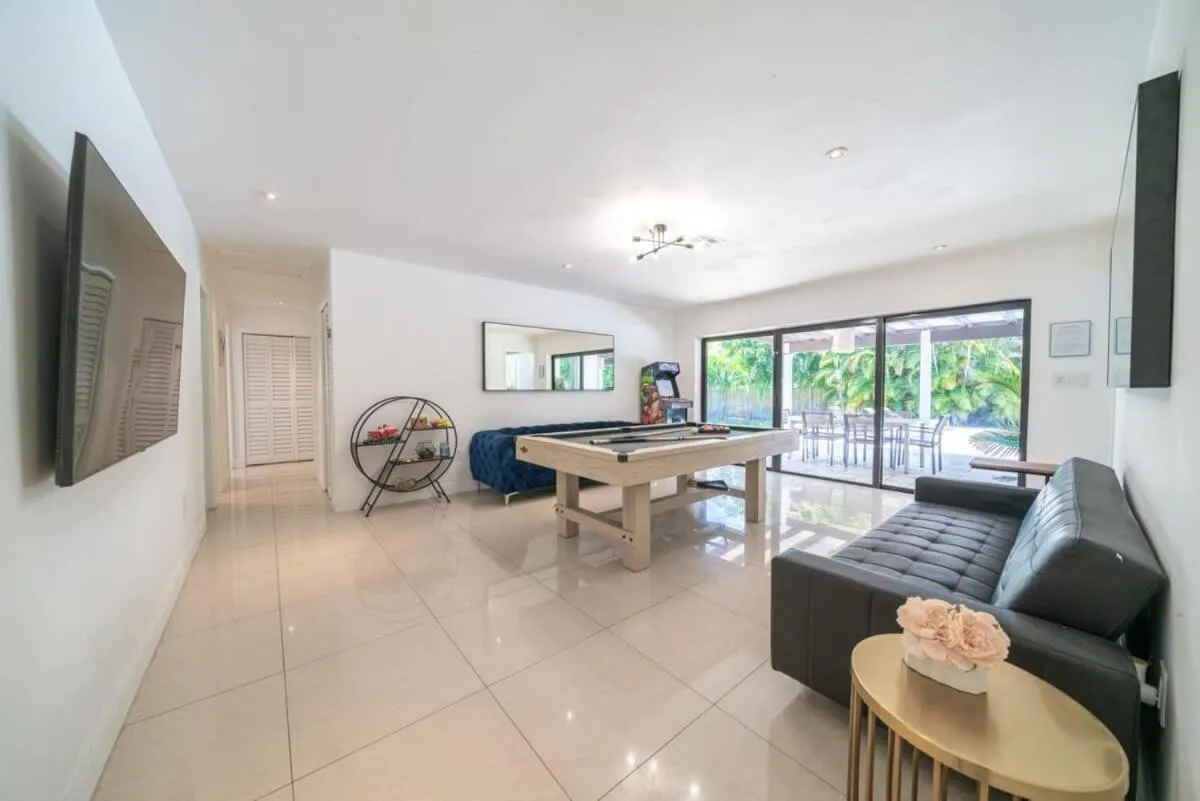 Luxury 7BR Villa Vizcaya Pool Sauna Gym Golf