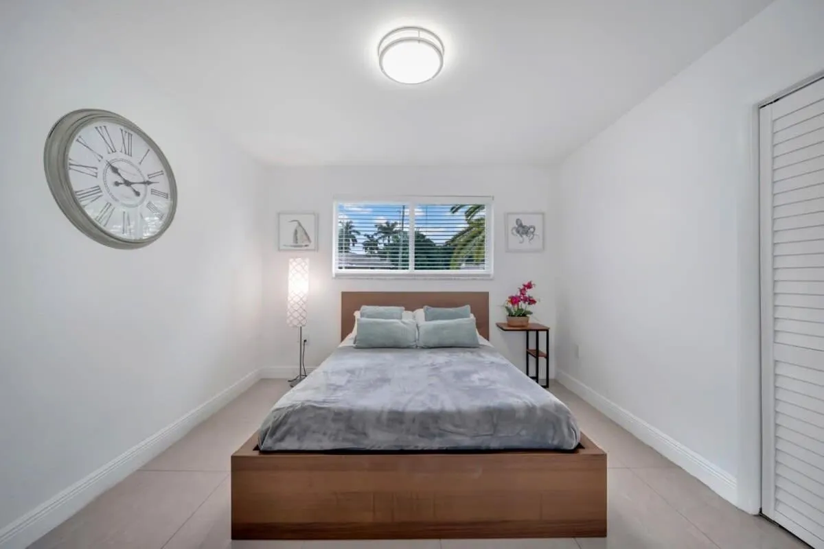 Bed in Luxury 7BR Villa Vizcaya Pool Sauna Gym Golf