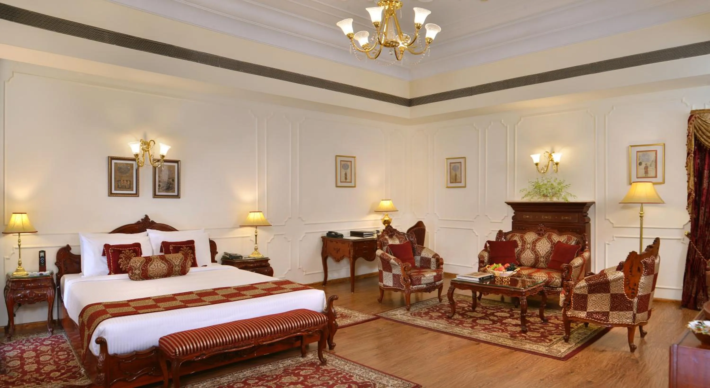 Photo of the whole room in Noor-Us-Sabah Palace