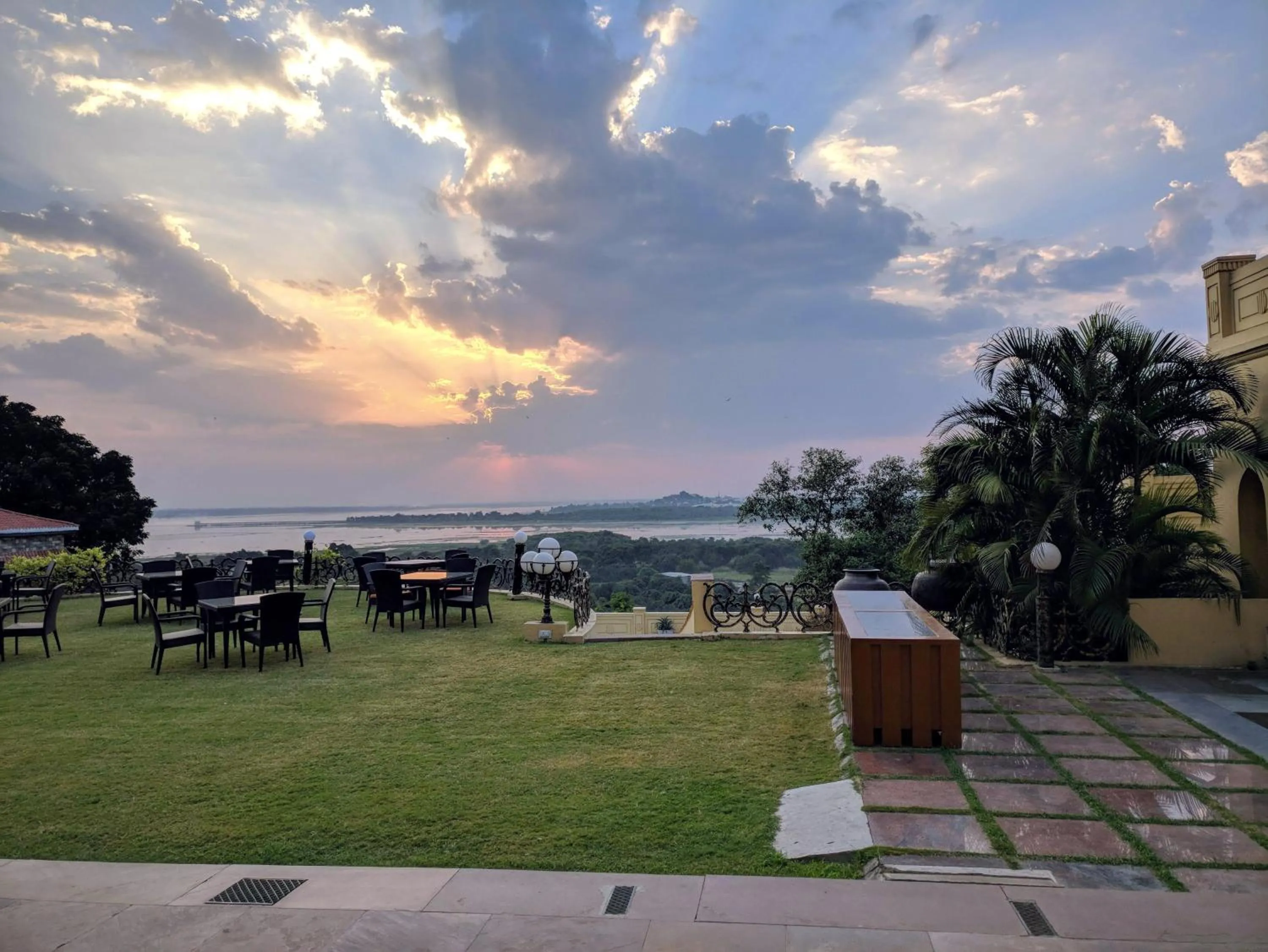 Garden in Noor-Us-Sabah Palace