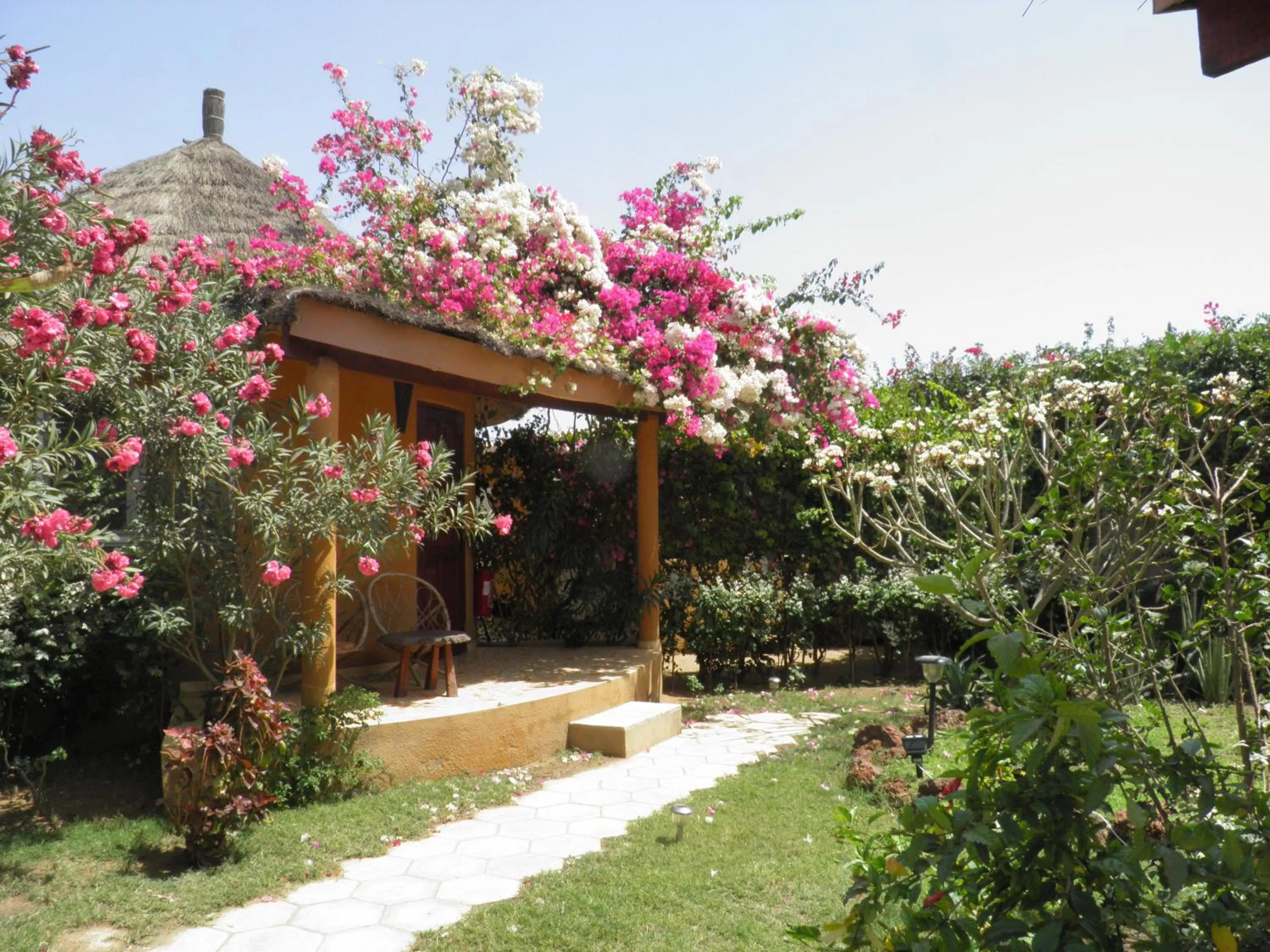 Facade/entrance in Le Dakan