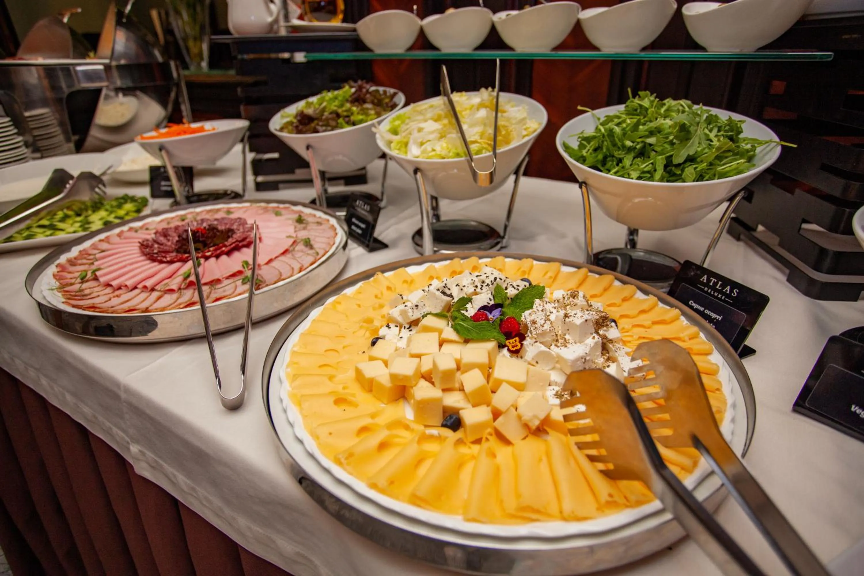 Restaurant/places to eat in Hotel Atlas Deluxe