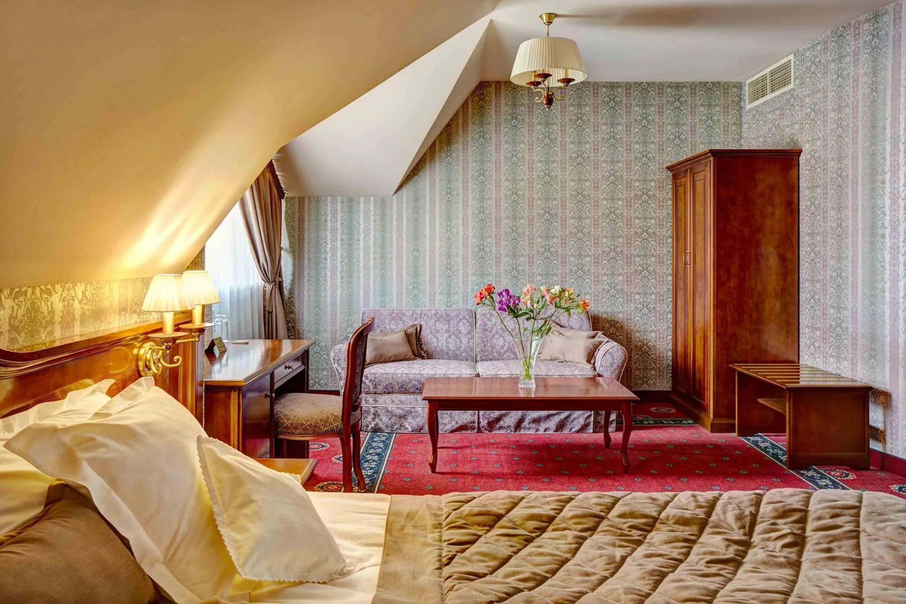 Bedroom, Bed in Hotel Atlas Deluxe