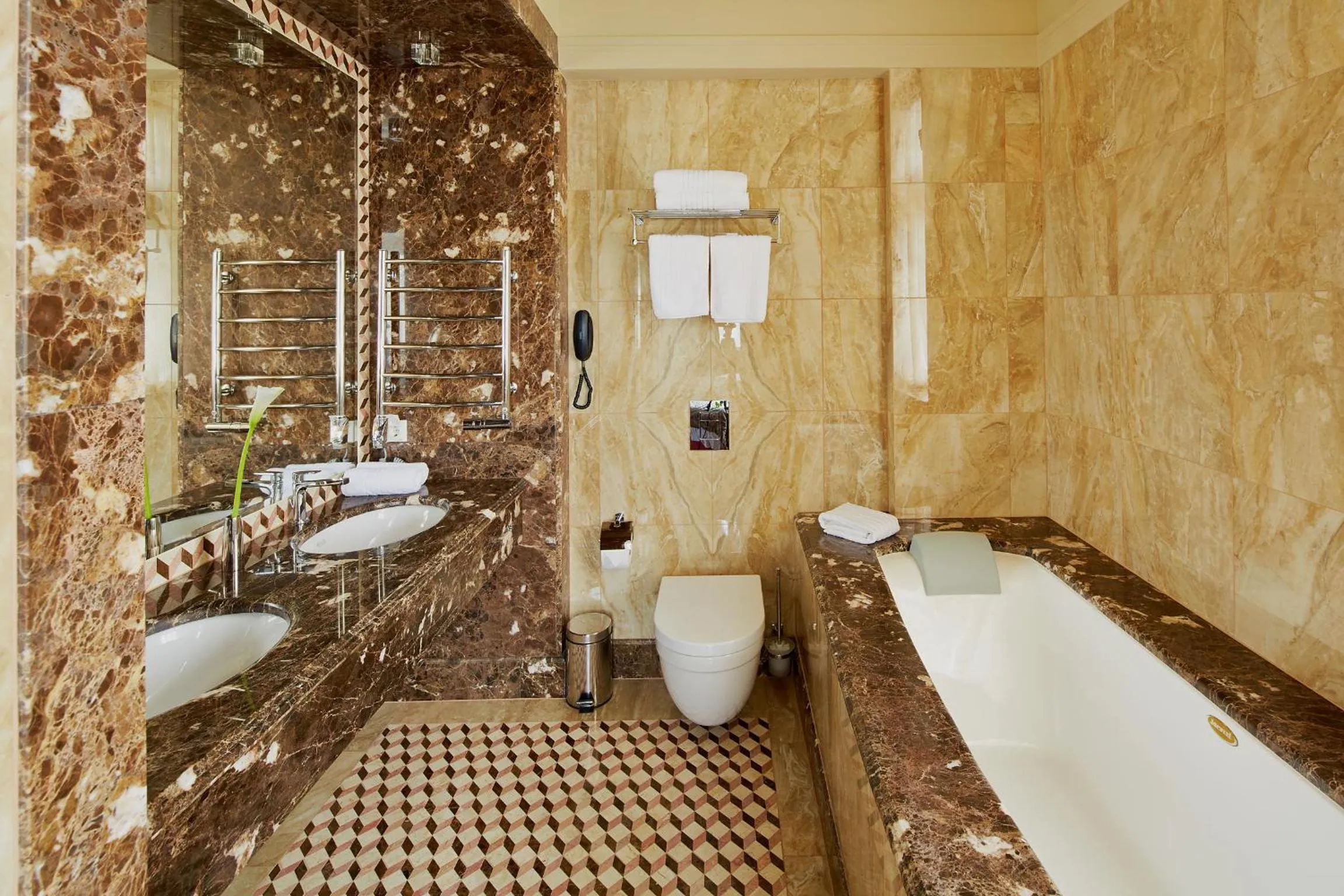 Bathroom in Hotel Atlas Deluxe
