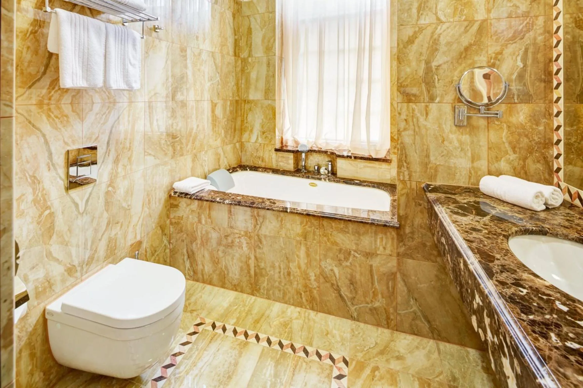 Bathroom in Hotel Atlas Deluxe