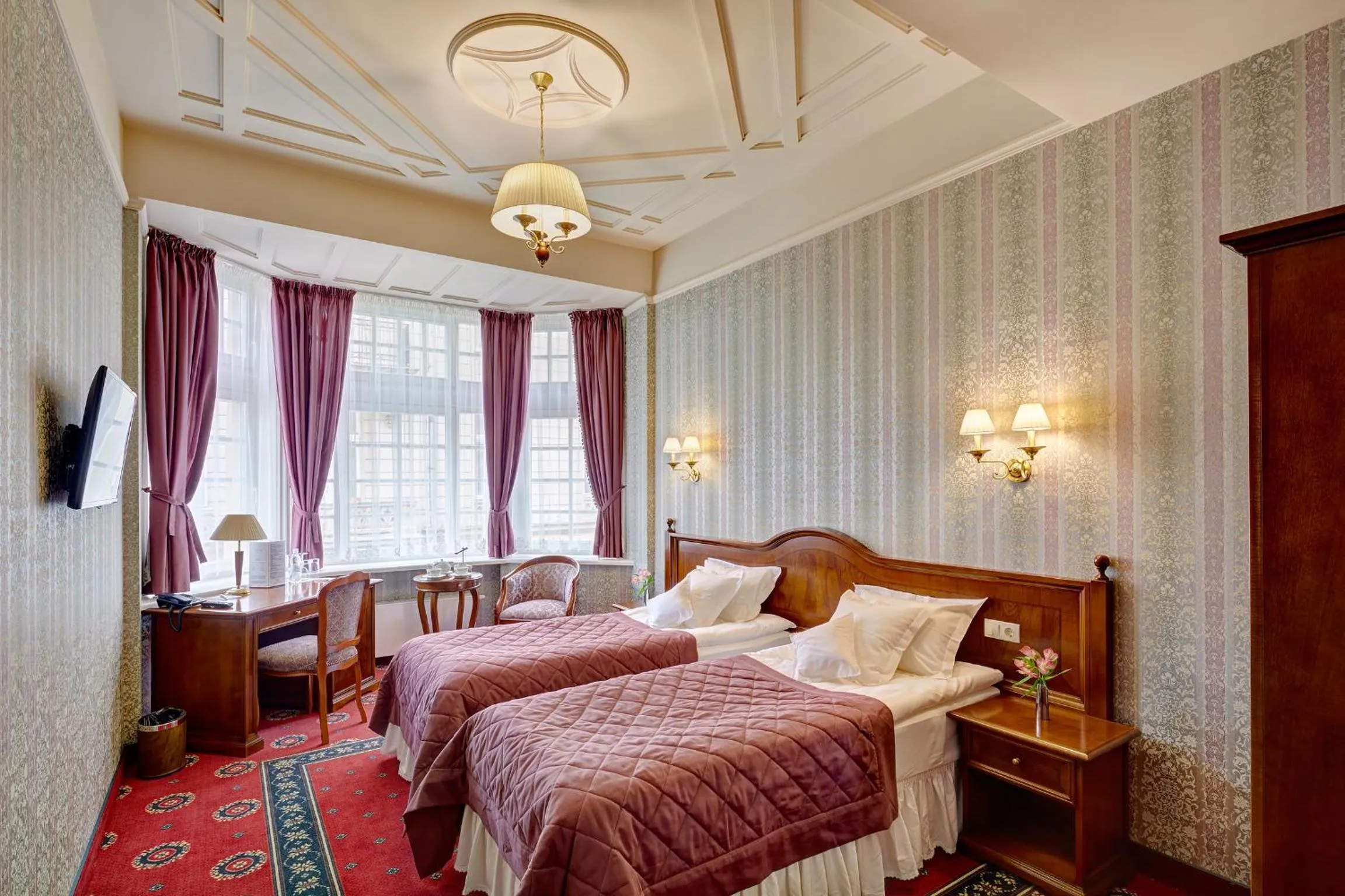 Bedroom, Bed in Hotel Atlas Deluxe