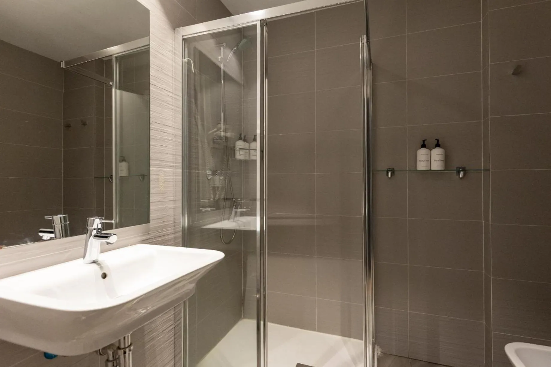 Shower in Colectia Hotel Urumea