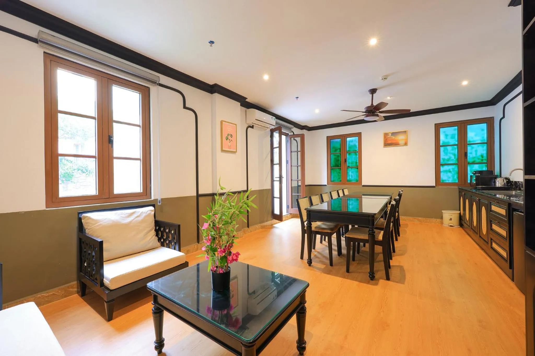 Dining area in SUNSET BAY RETREAT