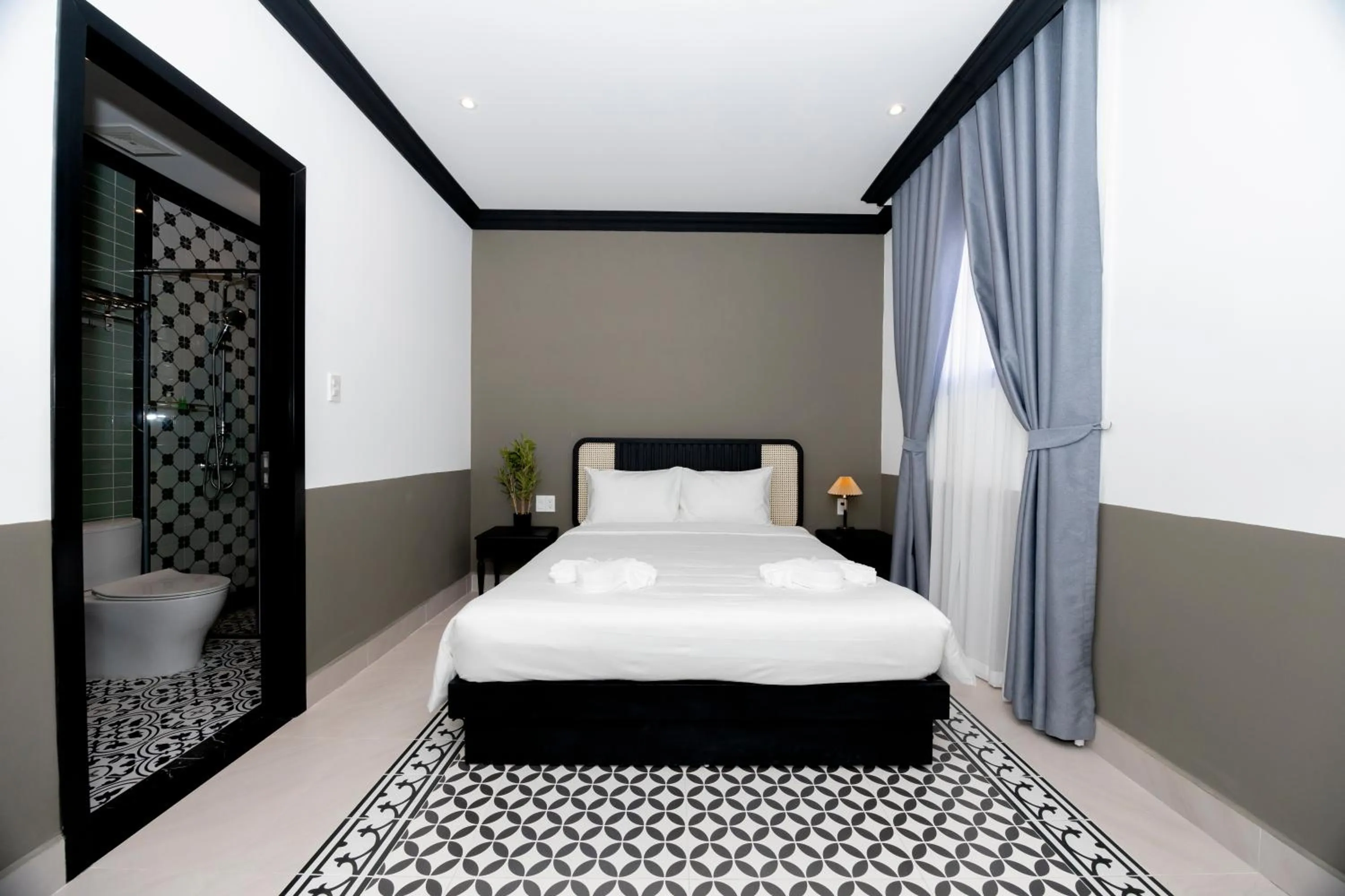 Bathroom, Bed in SUNSET BAY RETREAT