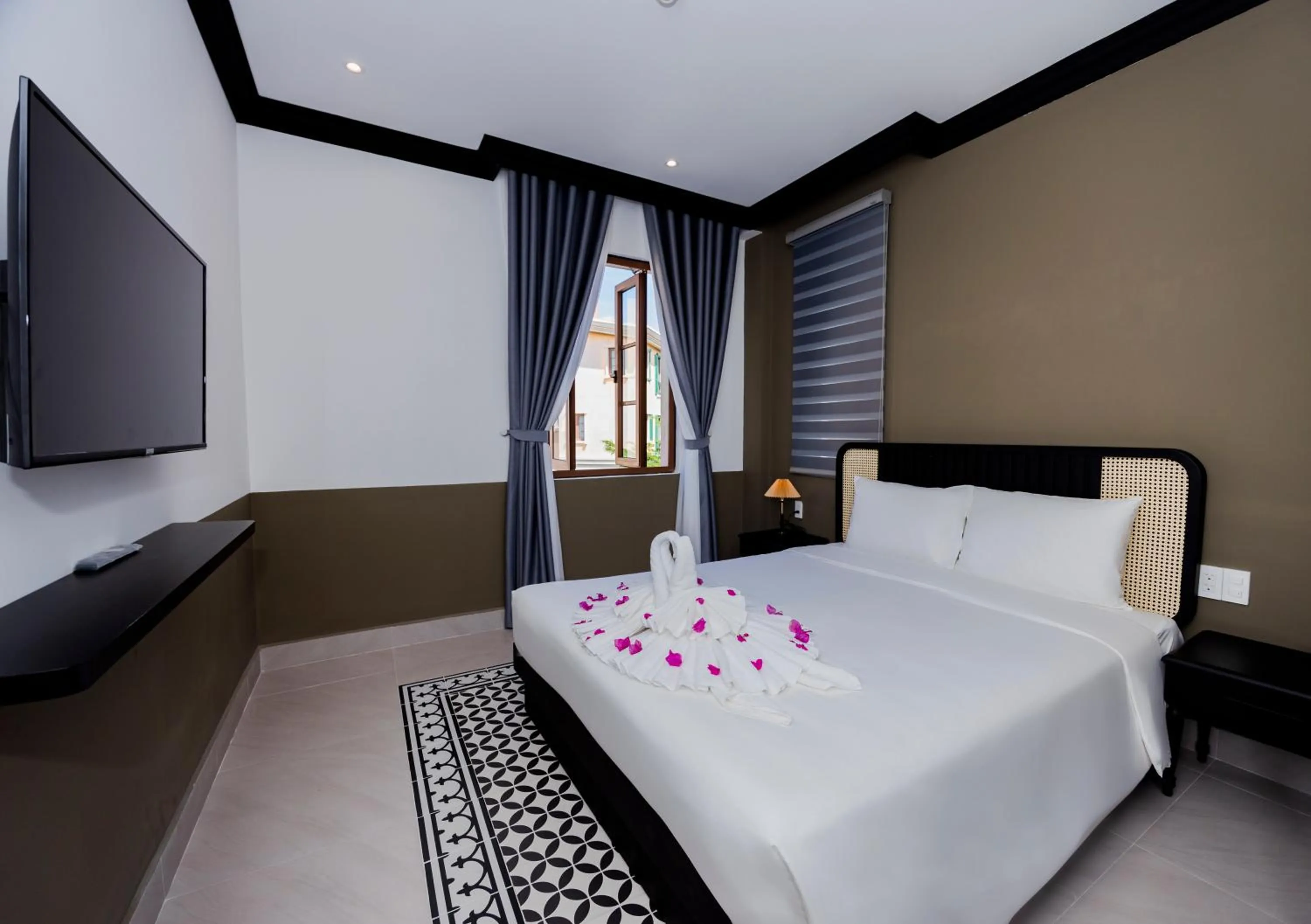 Bed in SUNSET BAY RETREAT