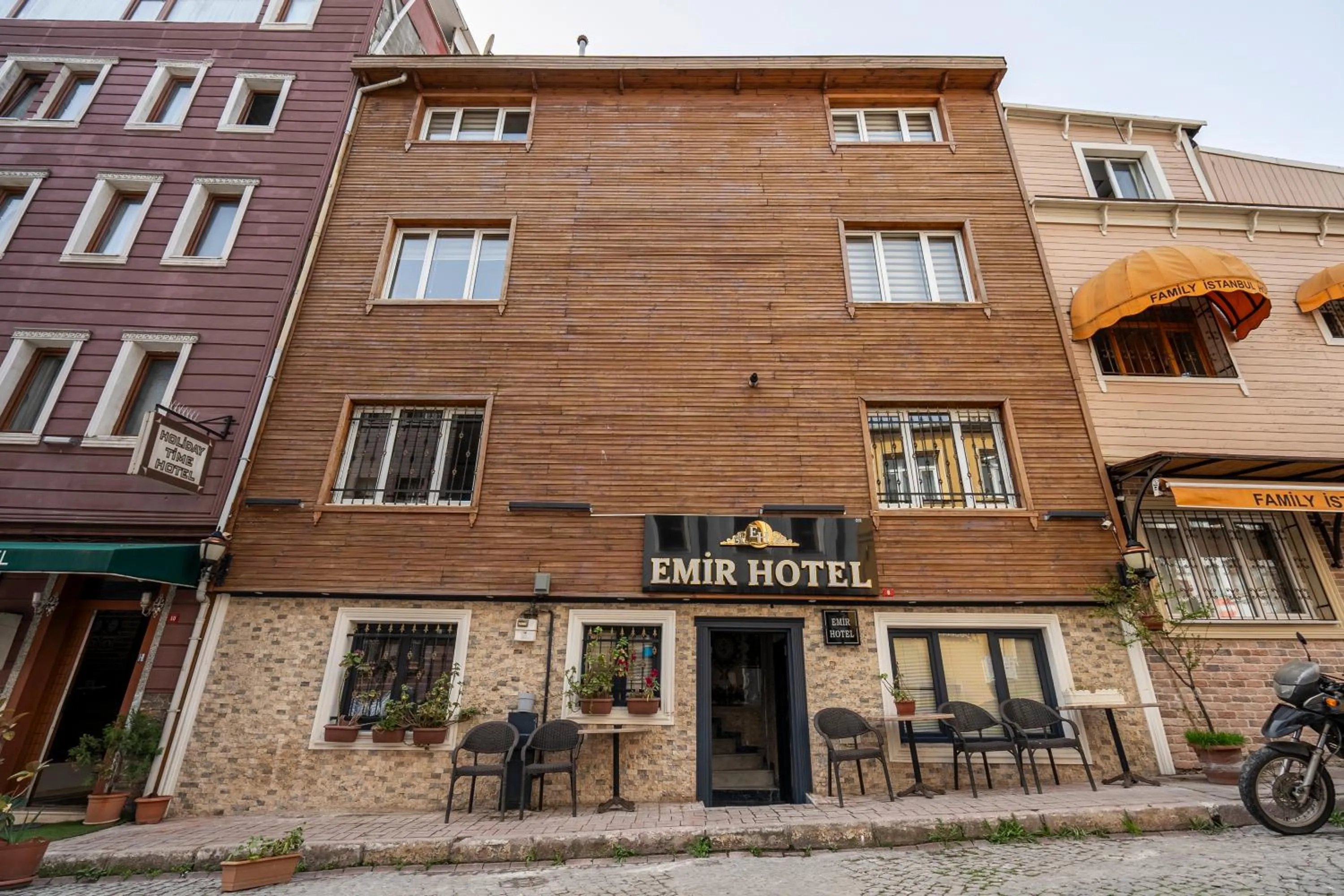 Property building in Emir Hotel