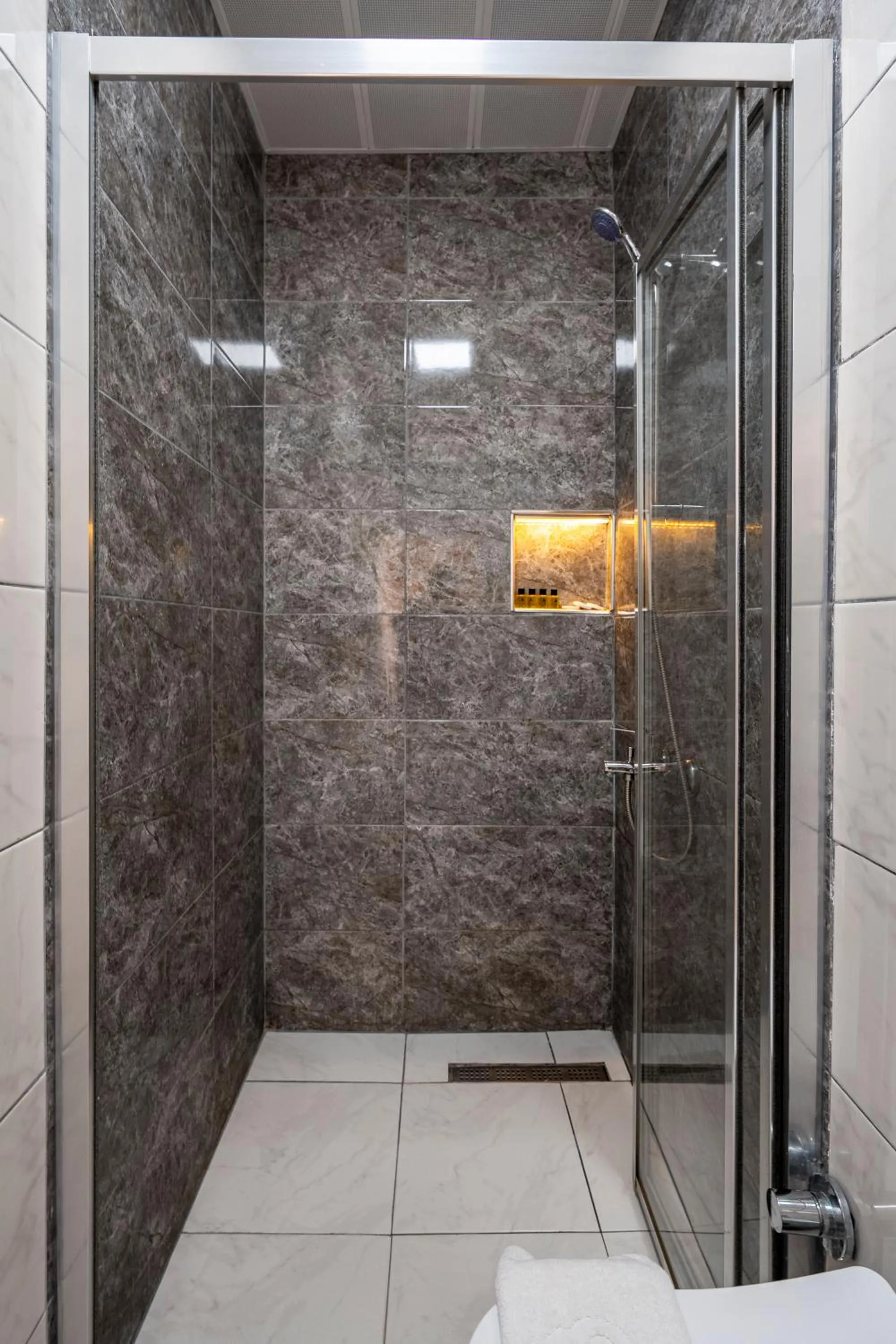 Shower in Emir Hotel