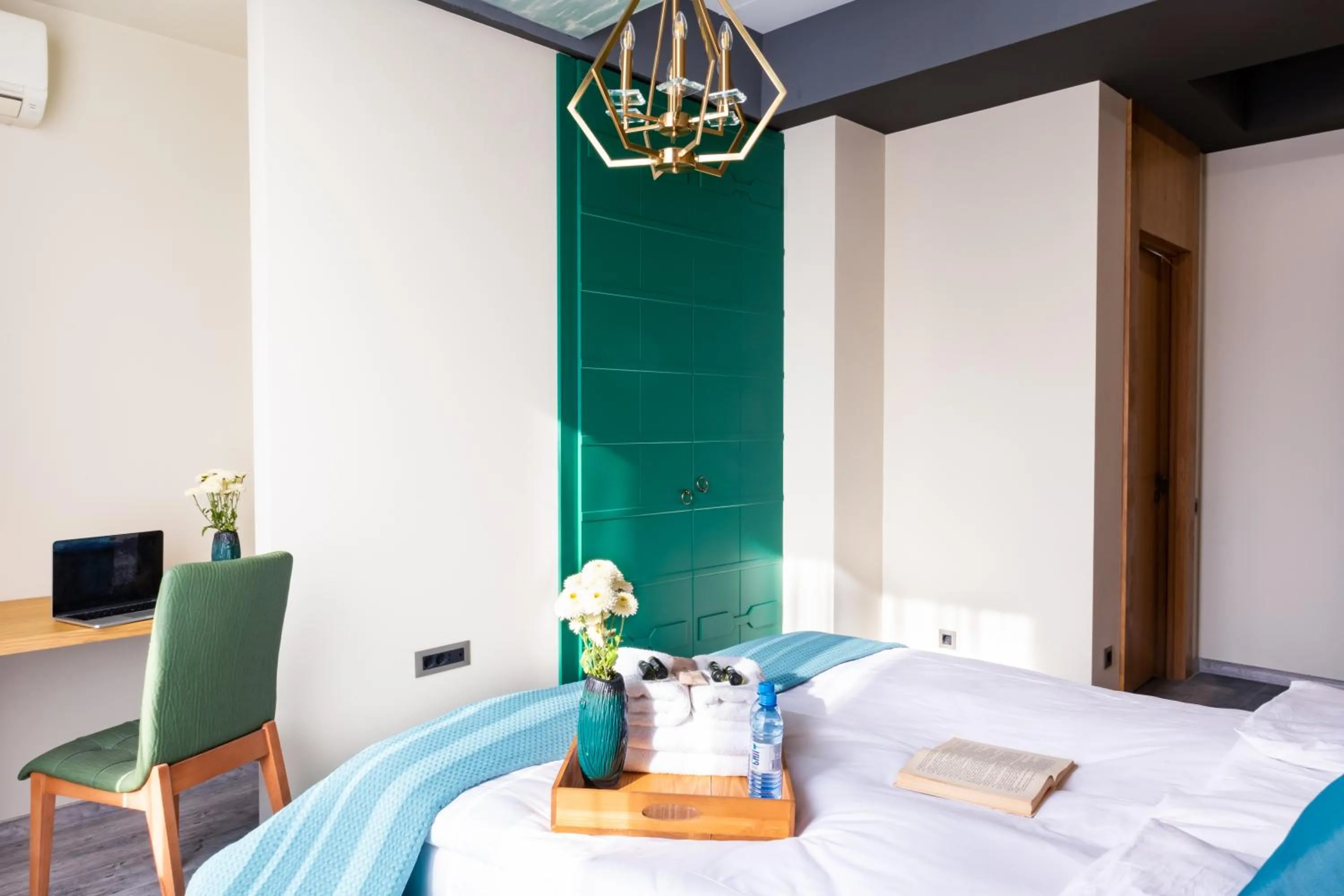Bed in hotelise I Escape Apartment