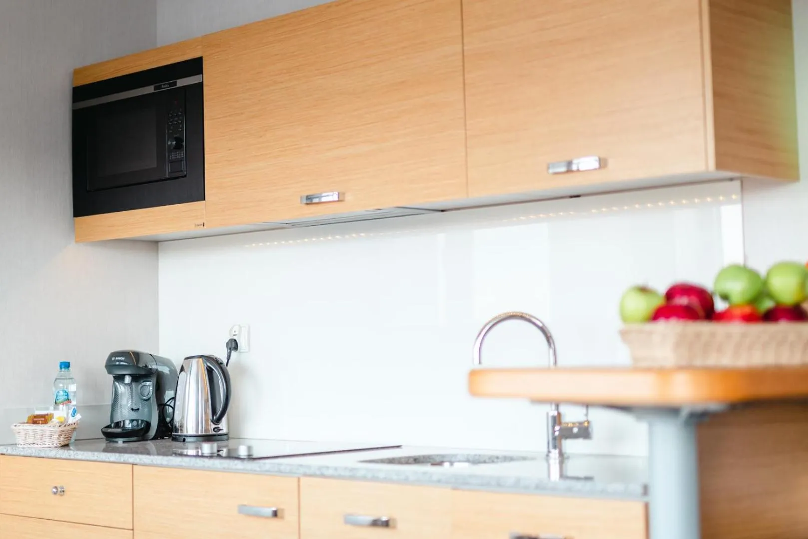 Coffee/tea facilities in Hotel Marina Club Old Town View