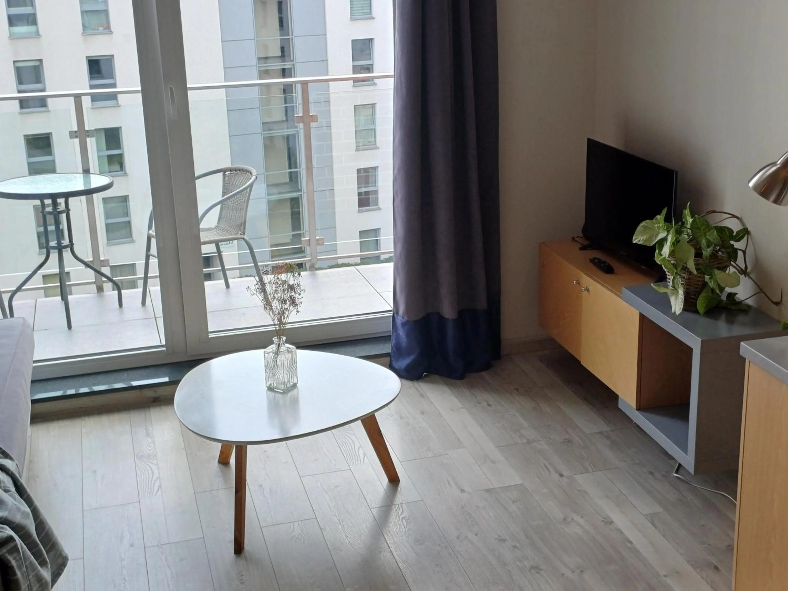 Communal lounge/ TV room in Hotel Marina Club Old Town View