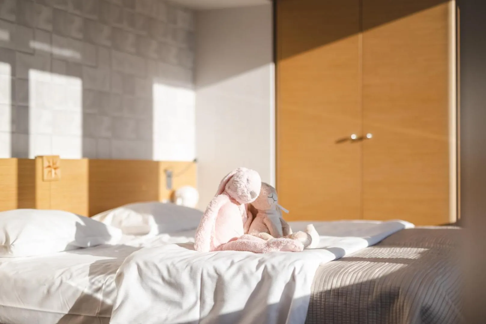 Bedroom, Bed in Hotel Marina Club Old Town View