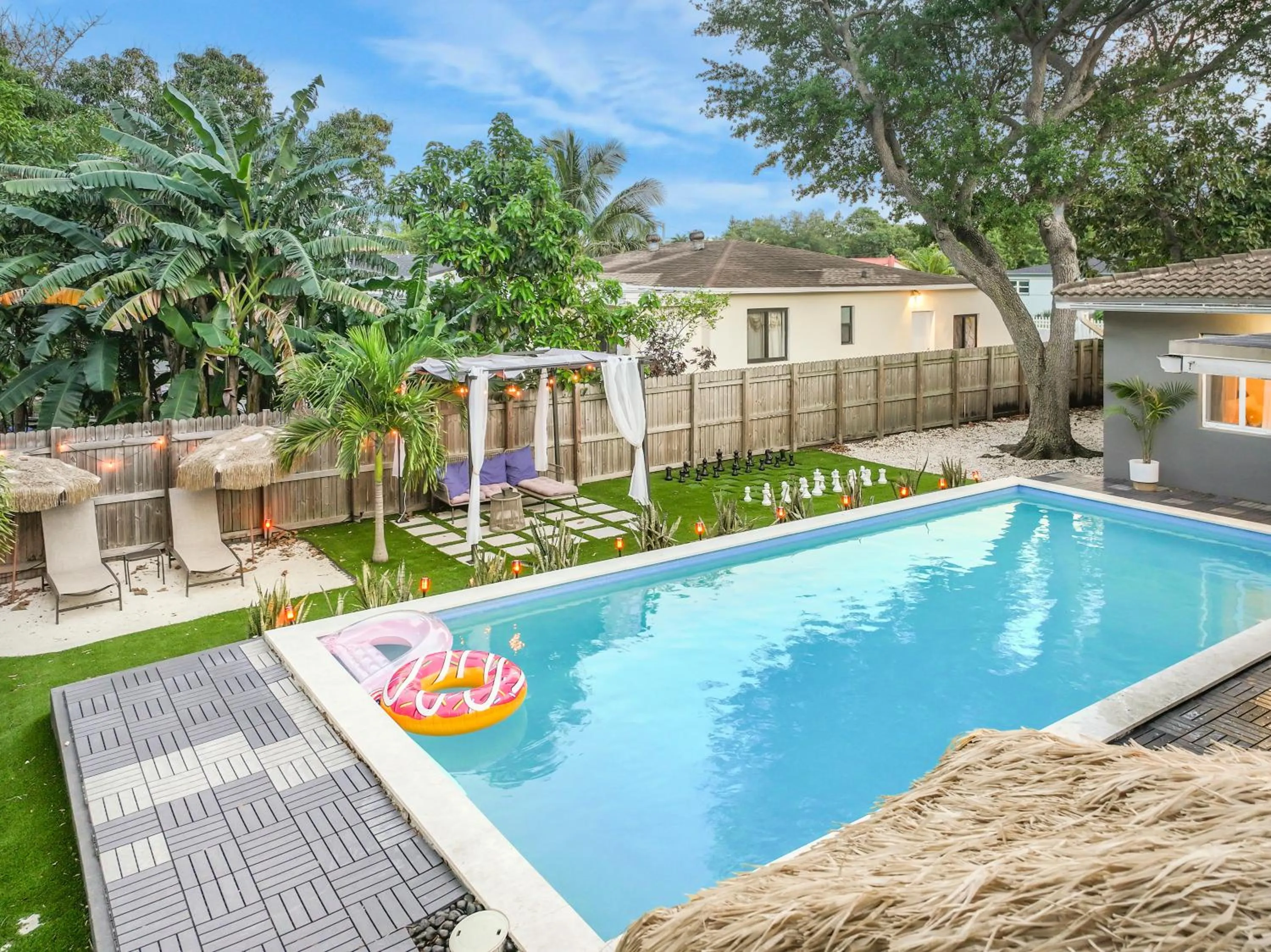 La Playita 4-BR Heated Pool Miami 16 Guests