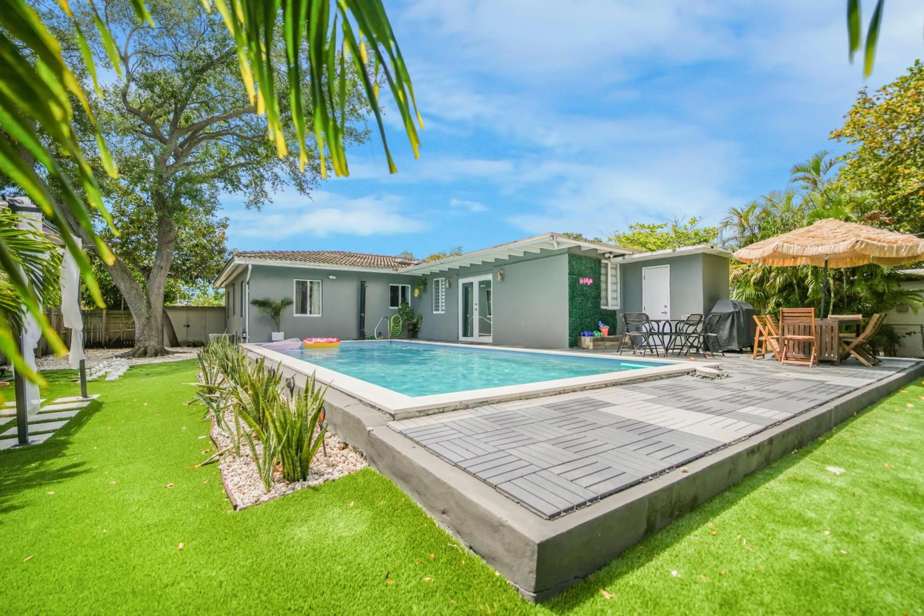 La Playita 4-BR Heated Pool Miami 16 Guests