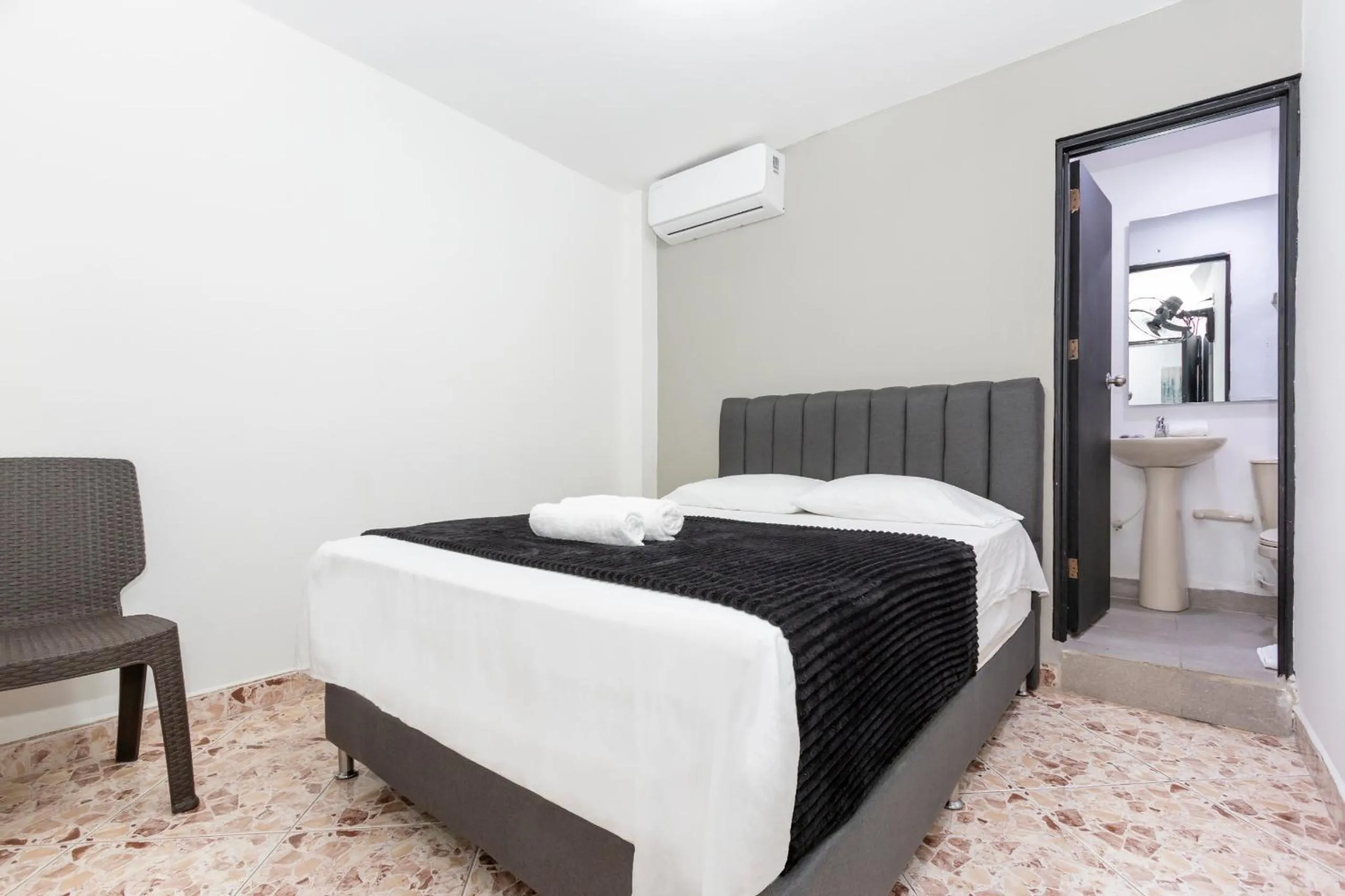 Bed in Hotel De León Estadio