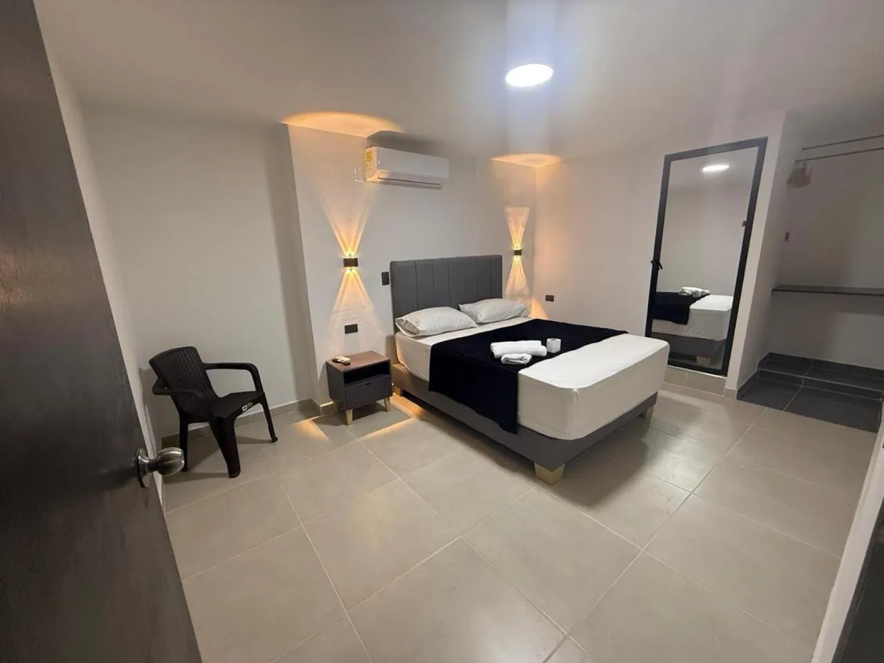 Photo of the whole room, Bed in Hotel De León Estadio