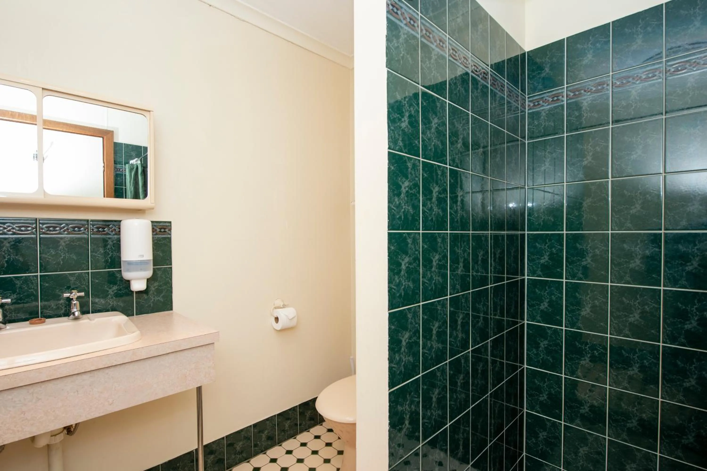 Ardrossan Hotel Motel