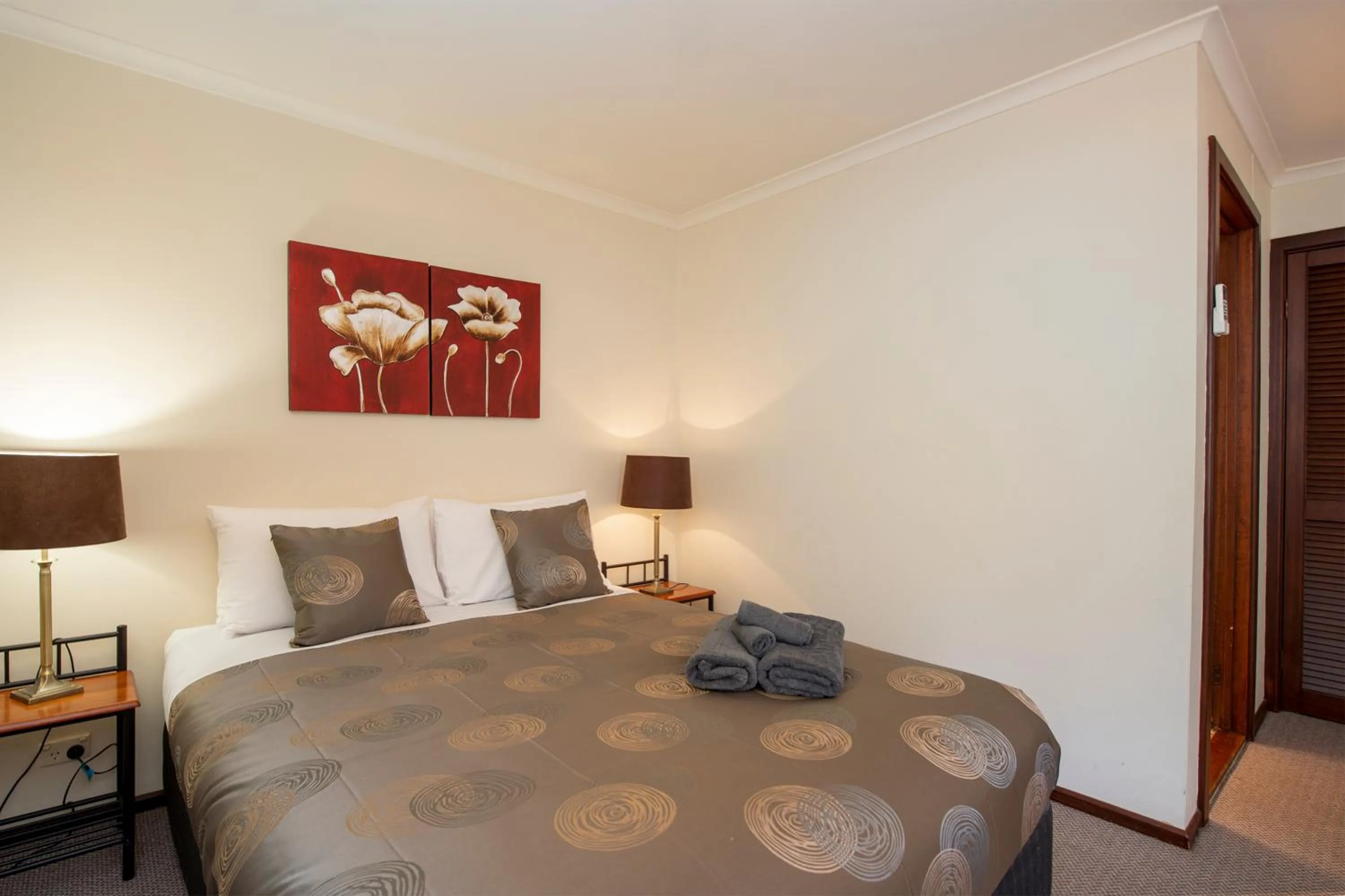 Bed in Ardrossan Hotel Motel