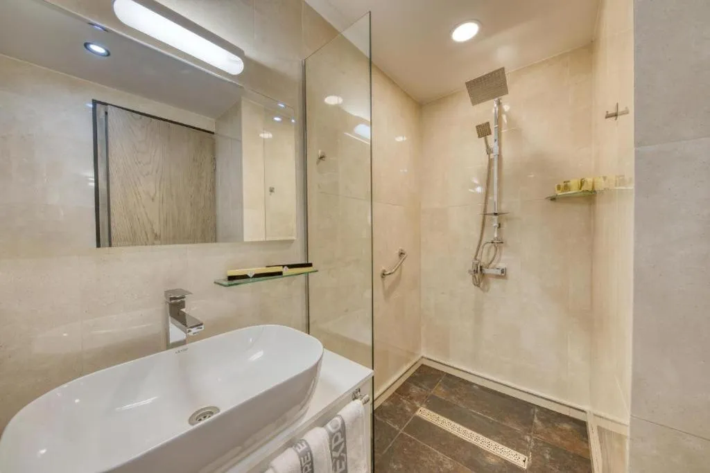 Shower in Expocore Hotel
