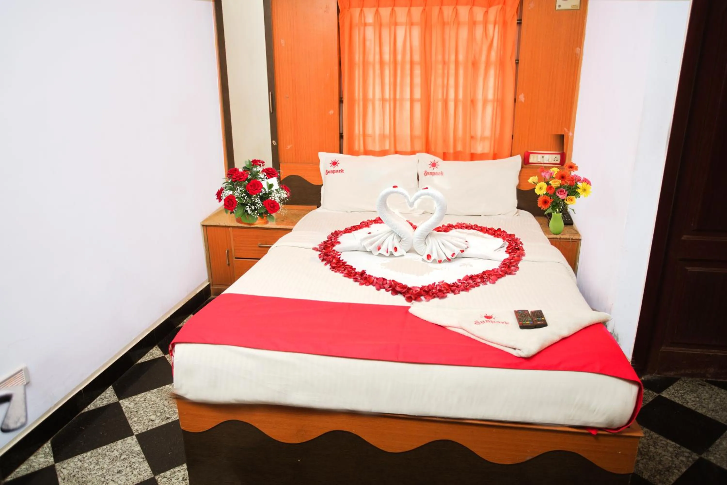 Photo of the whole room, Bed in Hotel Sunpark Inn