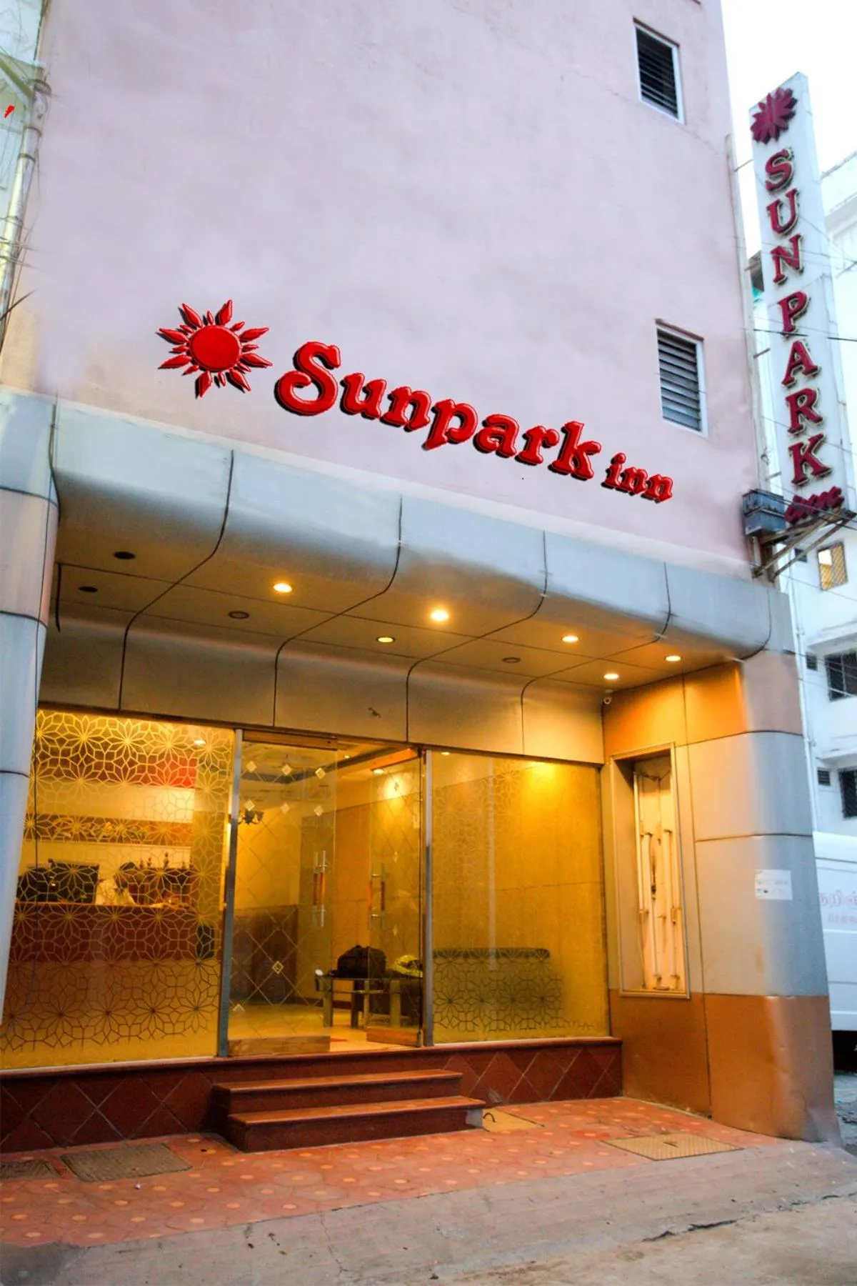 Facade/entrance in Hotel Sunpark Inn