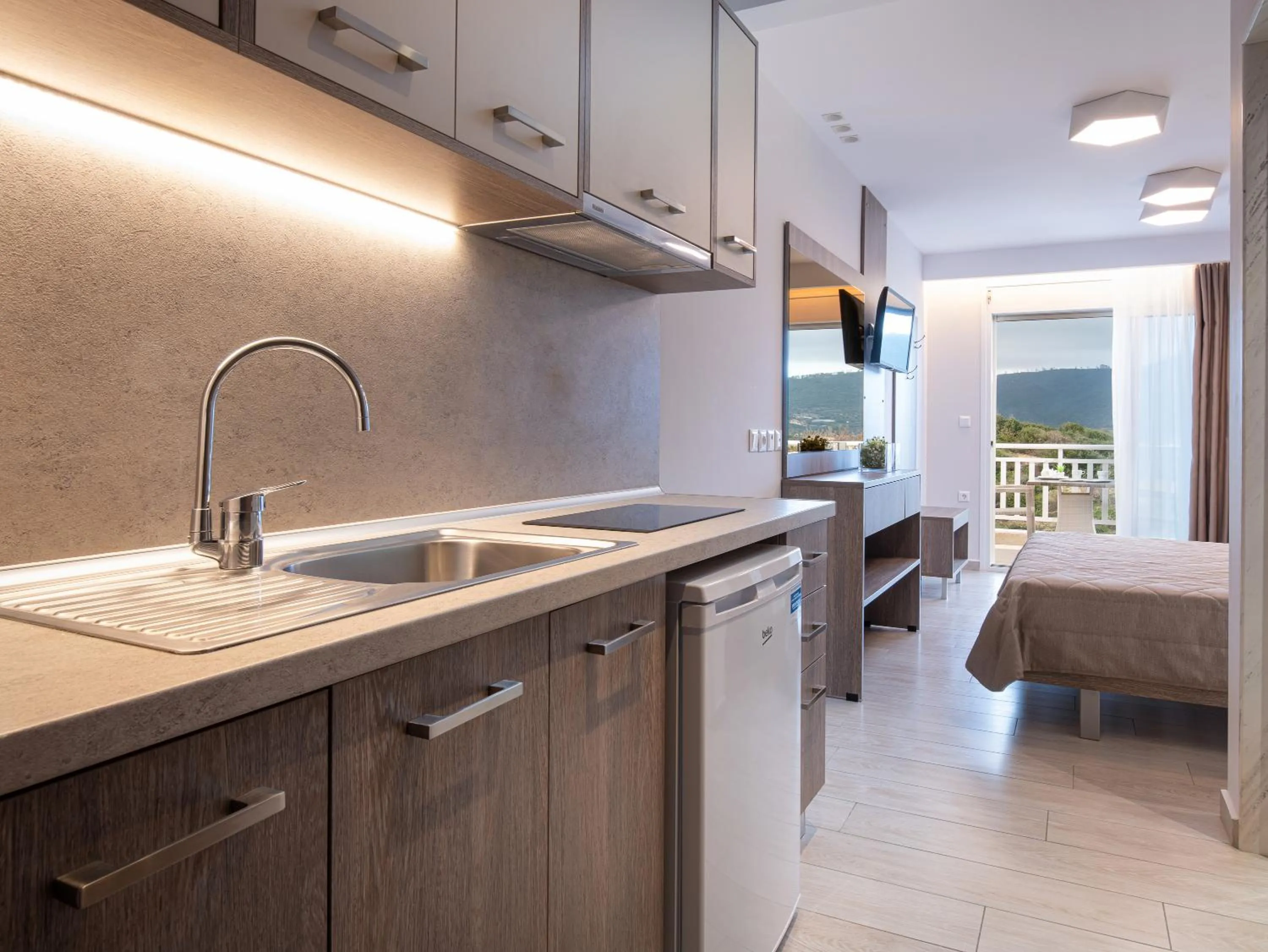 Coffee/tea facilities, Bed in Hotel Agni On The Beach